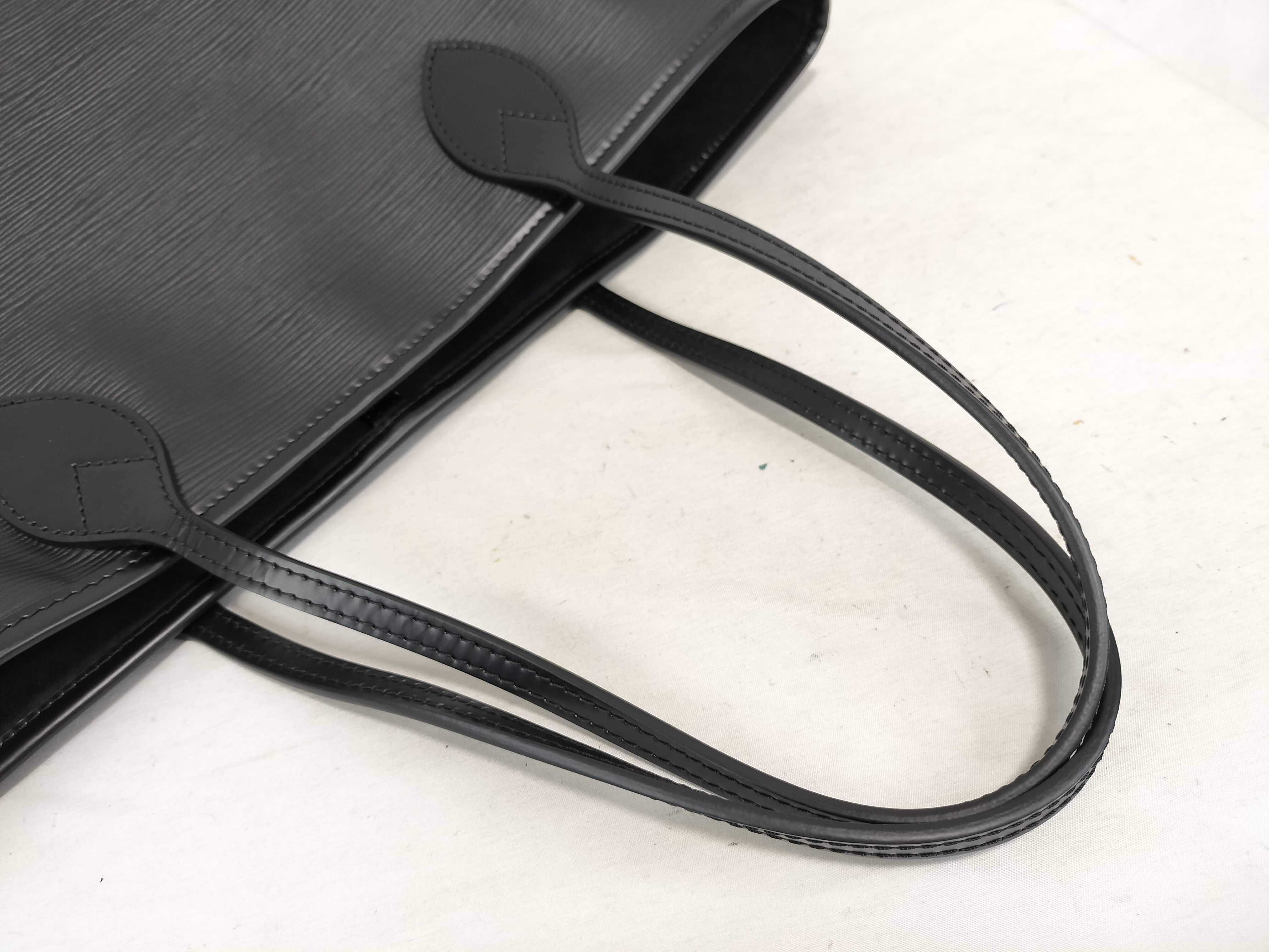 Epi Neverfull MM Epi Black M11930 Tote Bag — view 3