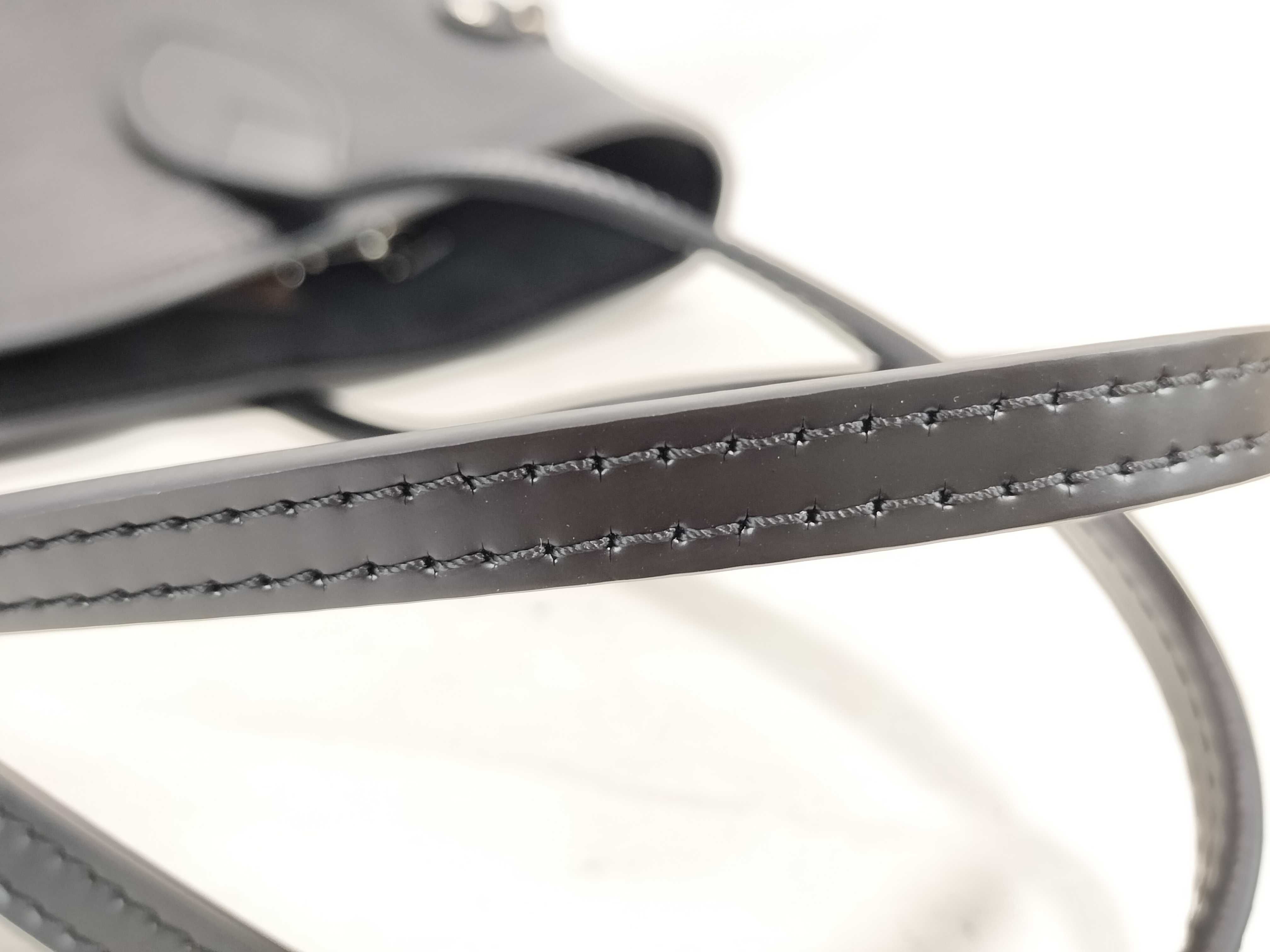 Epi Neverfull MM Epi Black M11930 Tote Bag — view 4