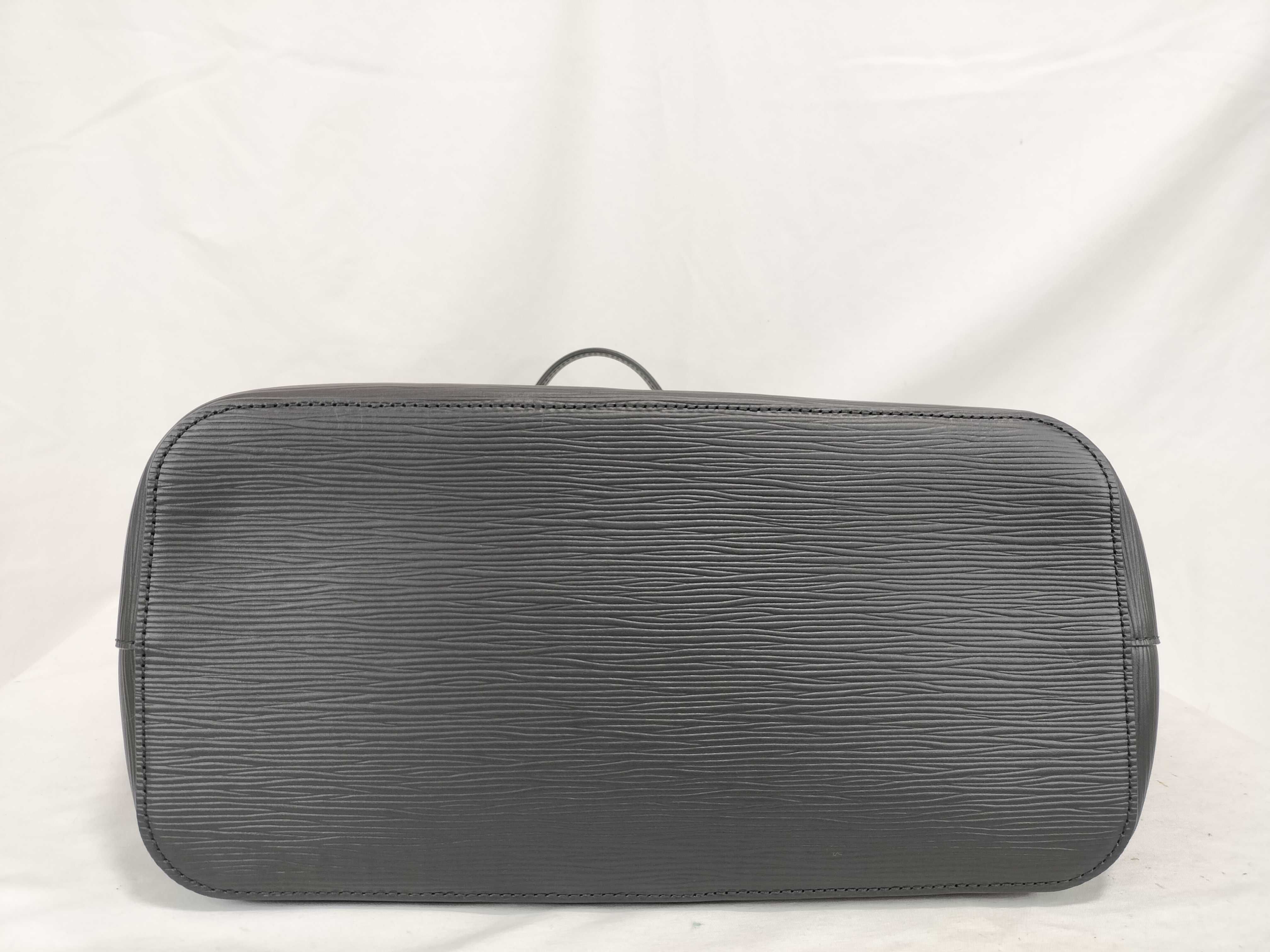 Epi Neverfull MM Epi Black M11930 Tote Bag — view 7