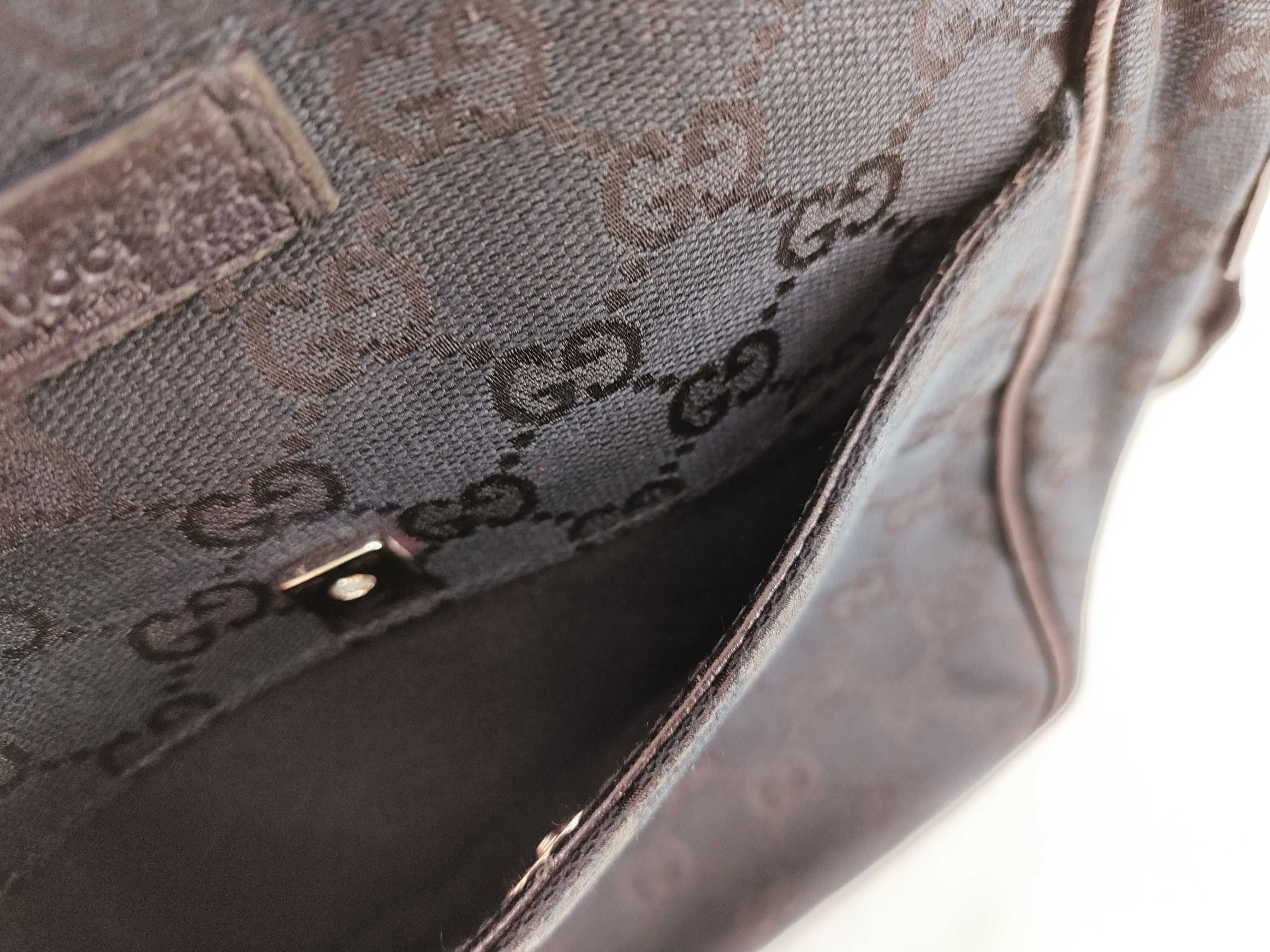 GG Canvas Shoulder Bag — view 15