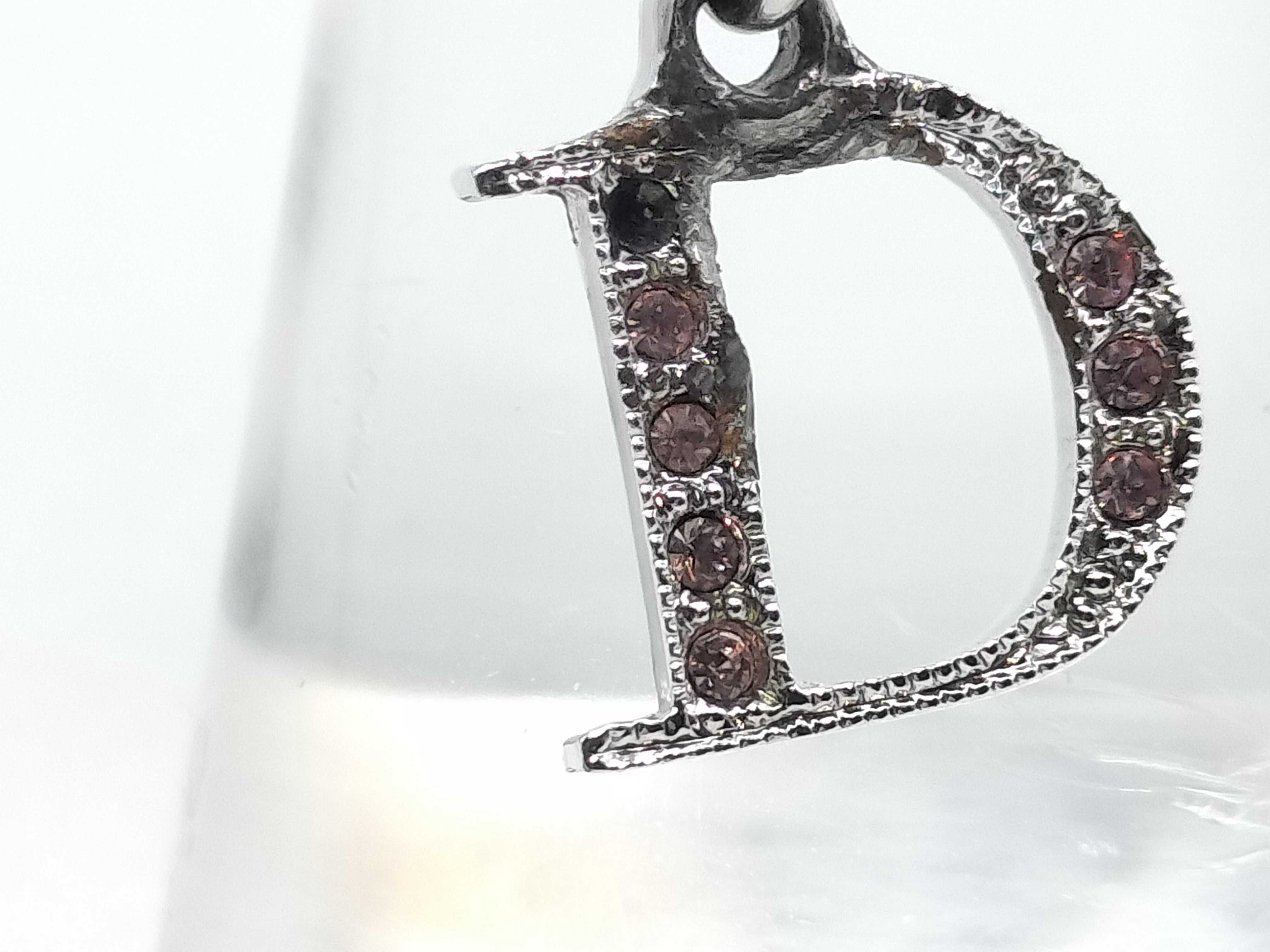Ring with D-shaped clasp — view 2