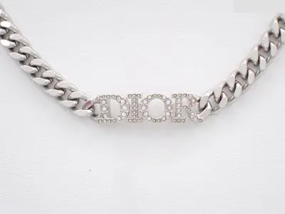 Choker necklace
