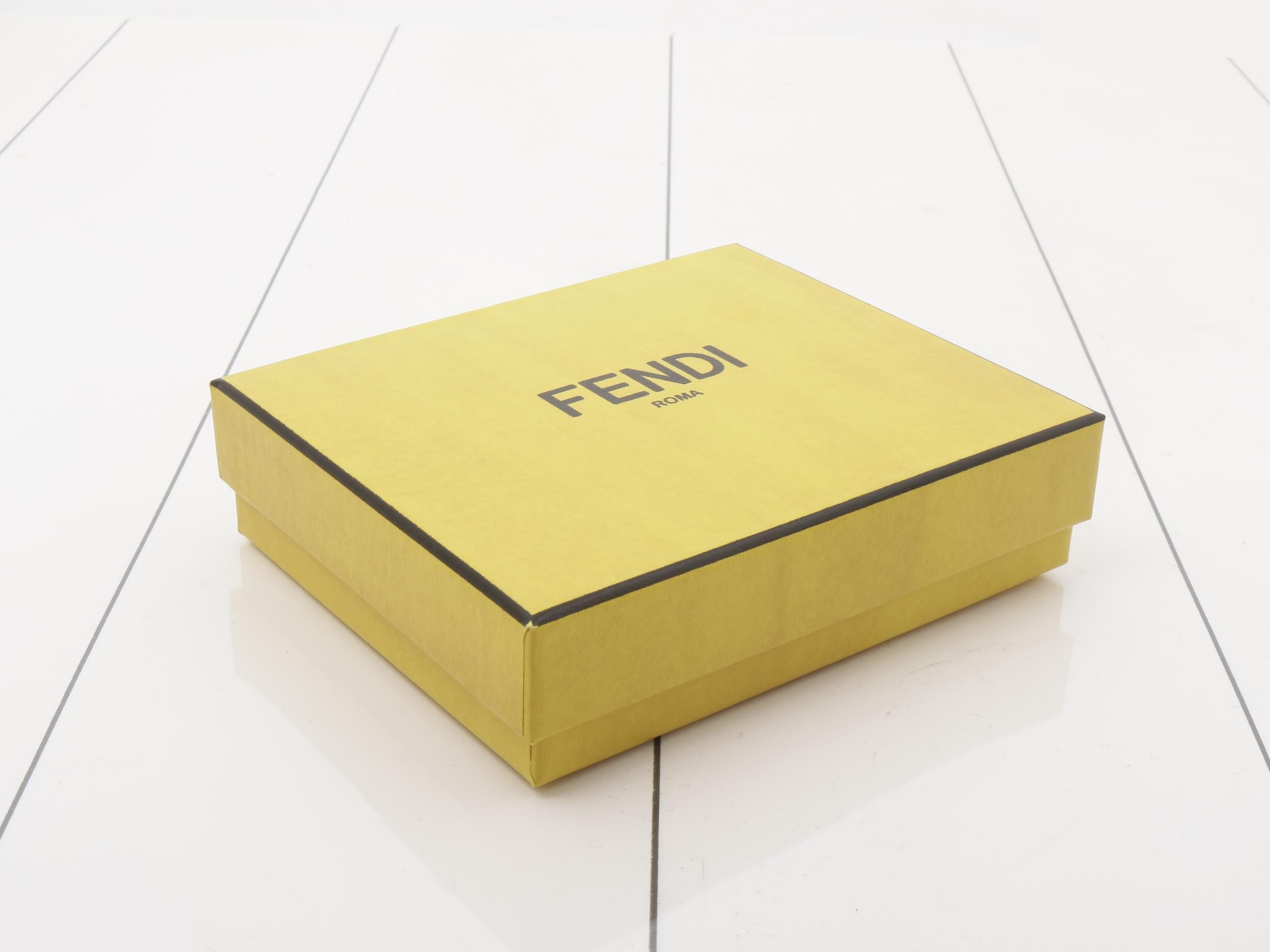 Card case — view 5
