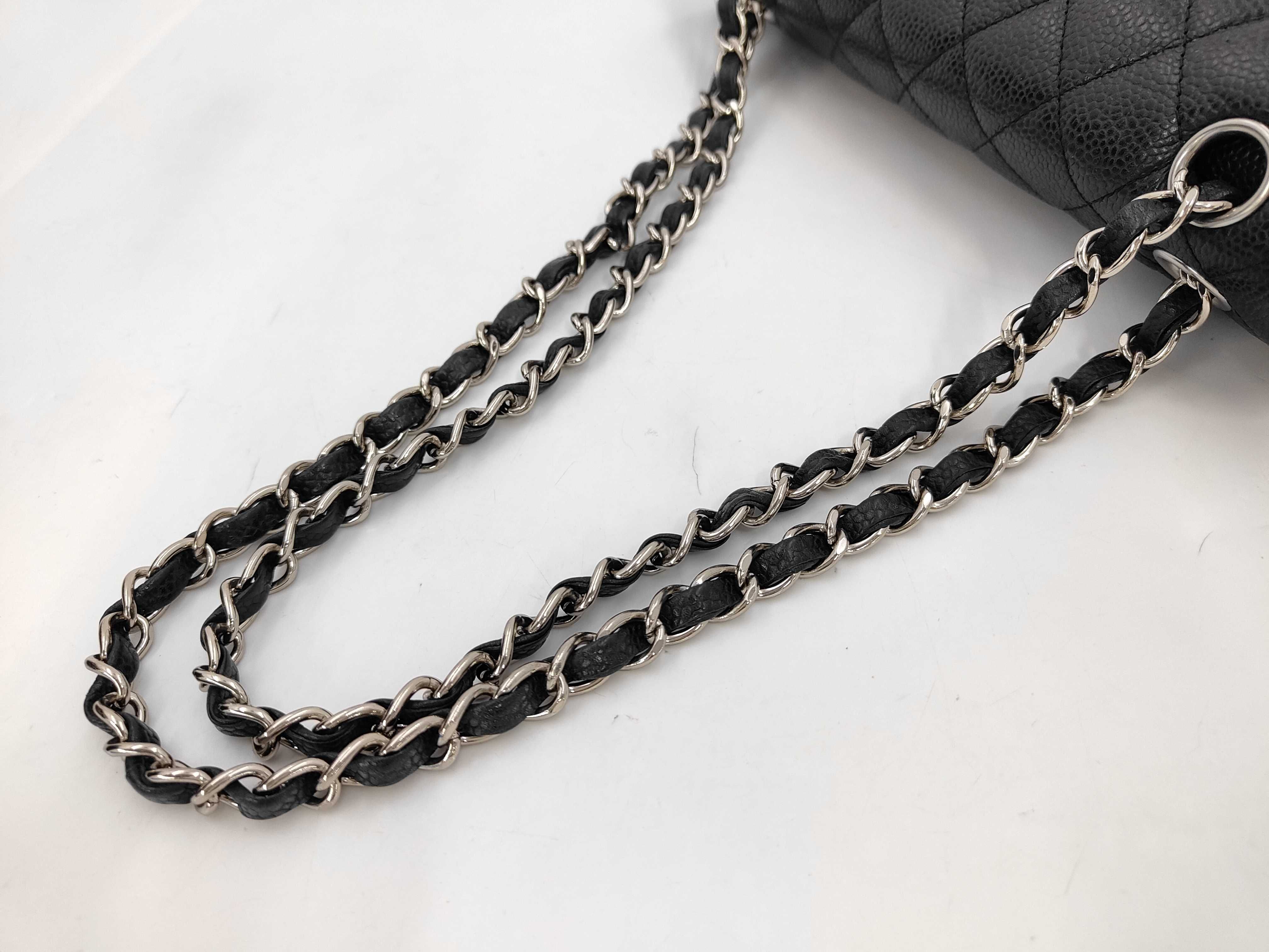 Matelassé 25 Caviar Skin Black Silver Hardware Double Flap Shoulder Bag (Serial Number 13) — view 4