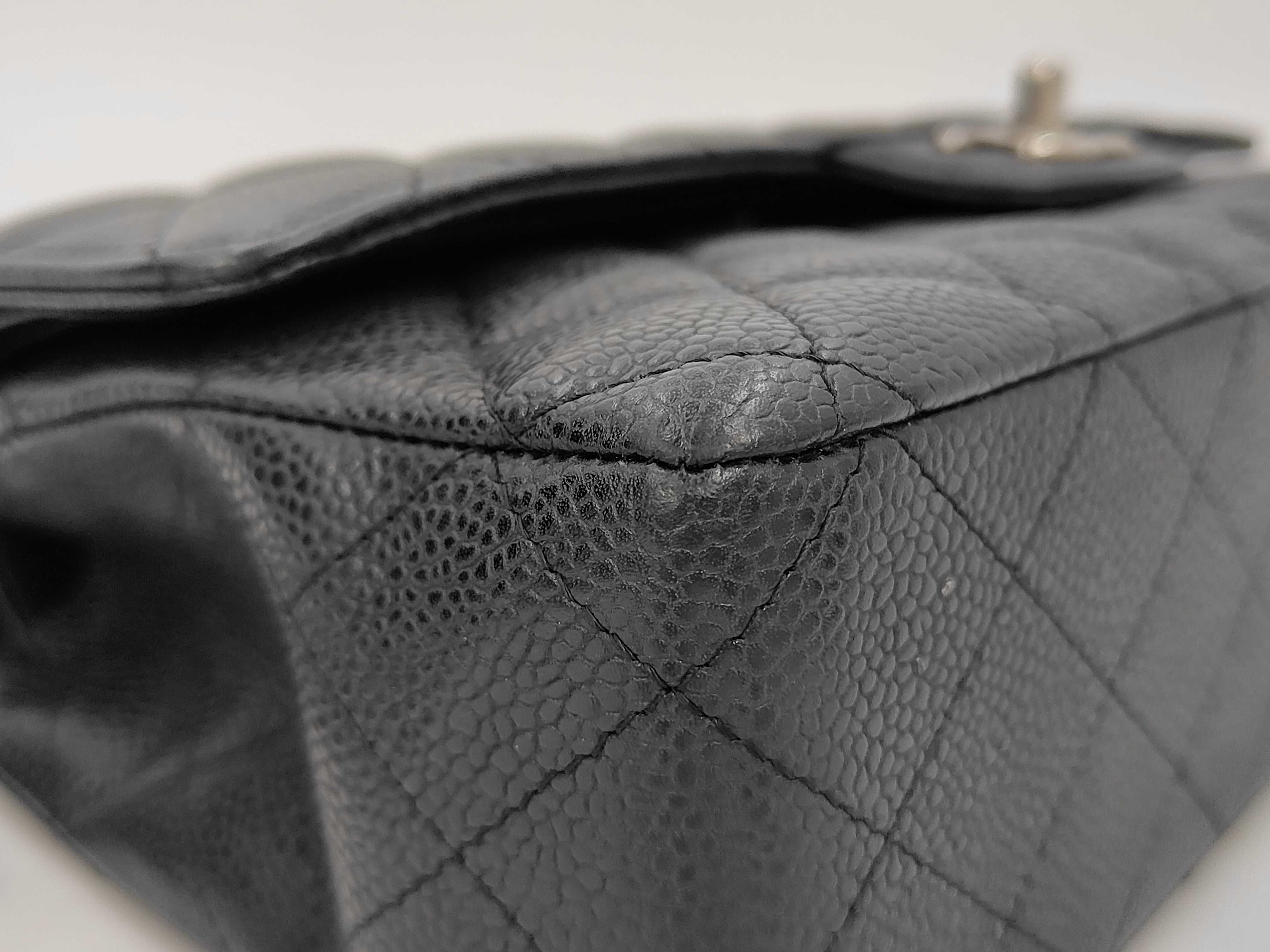 Matelassé 25 Caviar Skin Black Silver Hardware Double Flap Shoulder Bag (Serial Number 13) — view 6