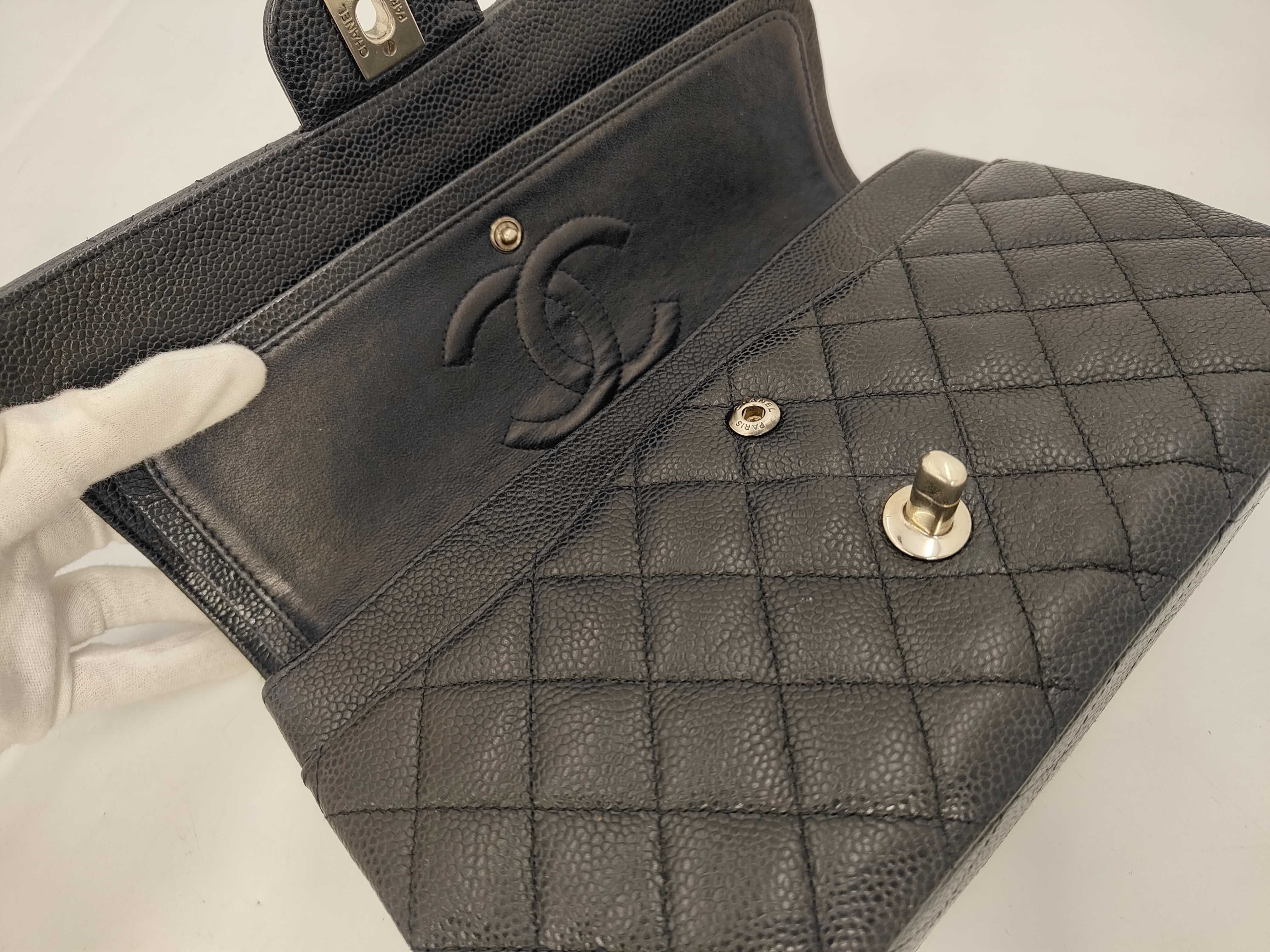 Matelassé 25 Caviar Skin Black Silver Hardware Double Flap Shoulder Bag (Serial Number 13) — view 8