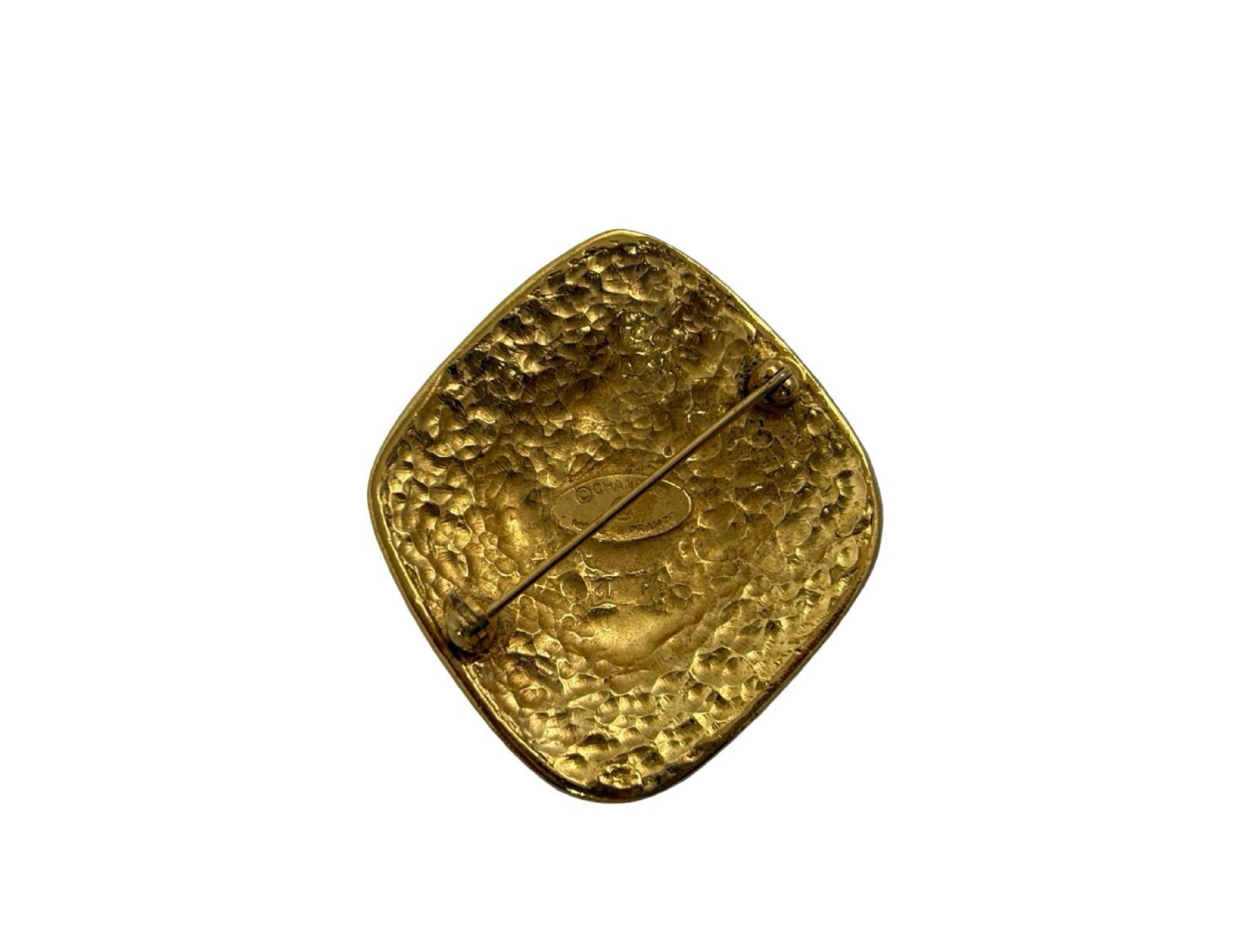 Arabesque Pattern Brooch — view 2