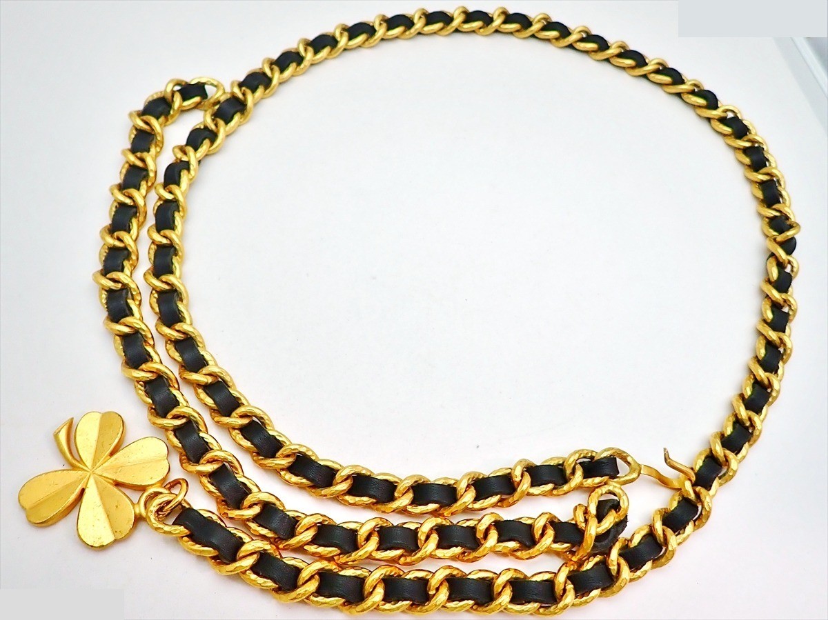 Stamped 93A, Clover design, Leather chain, Box included, Chain length approximately 85cm — view 2