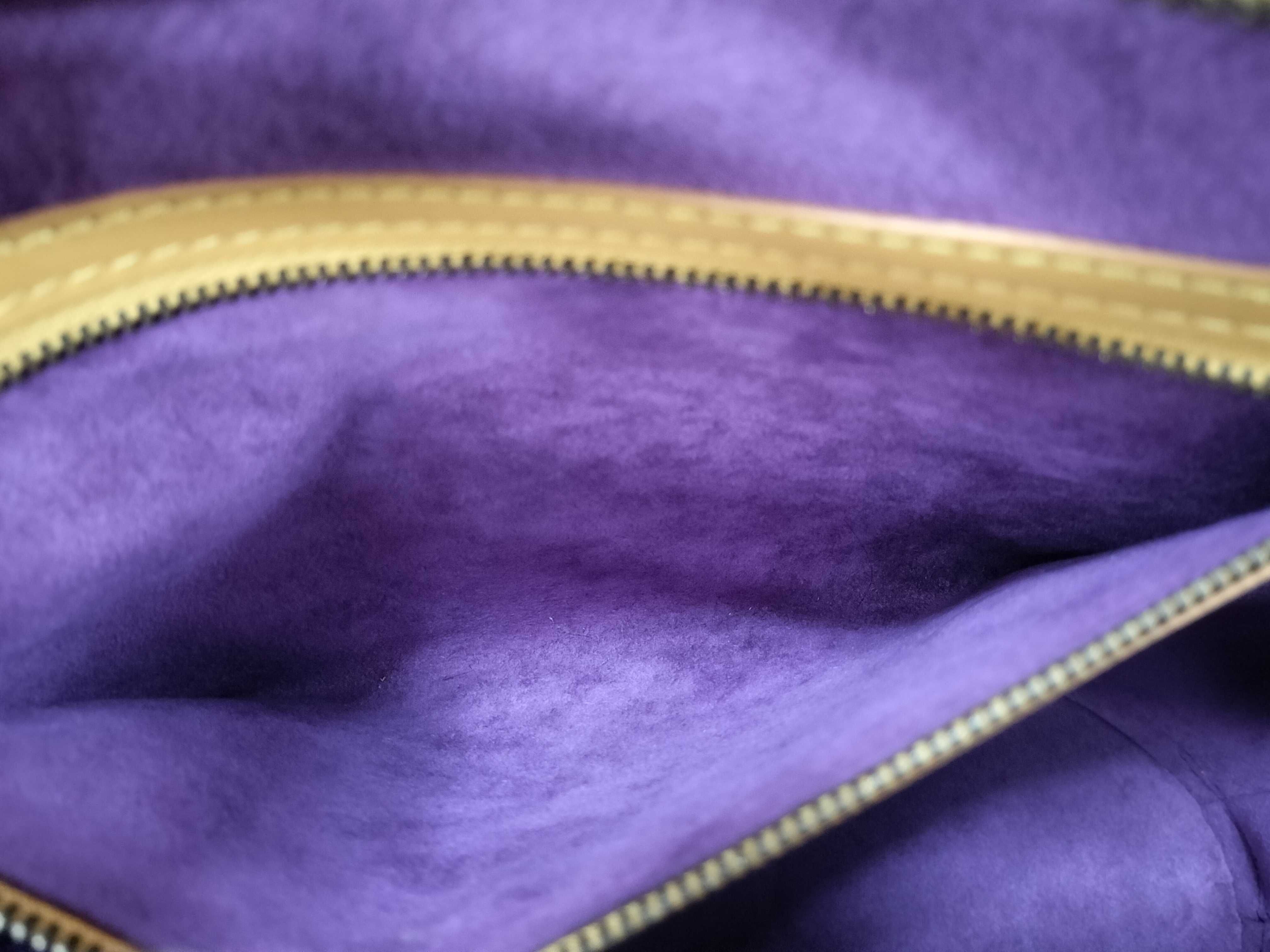 Epi LV Epi Saint Jacques Shoulder Bag — view 11