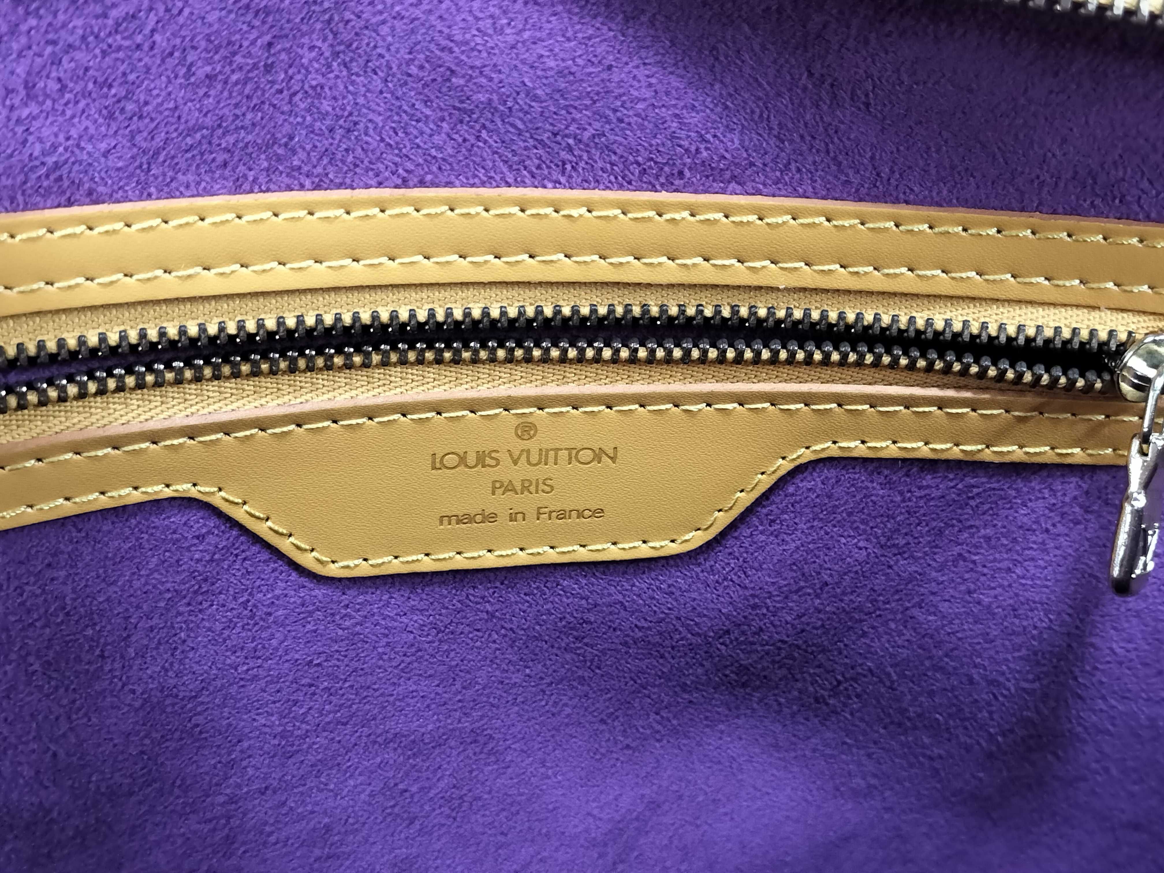 Epi LV Epi Saint Jacques Shoulder Bag — view 12