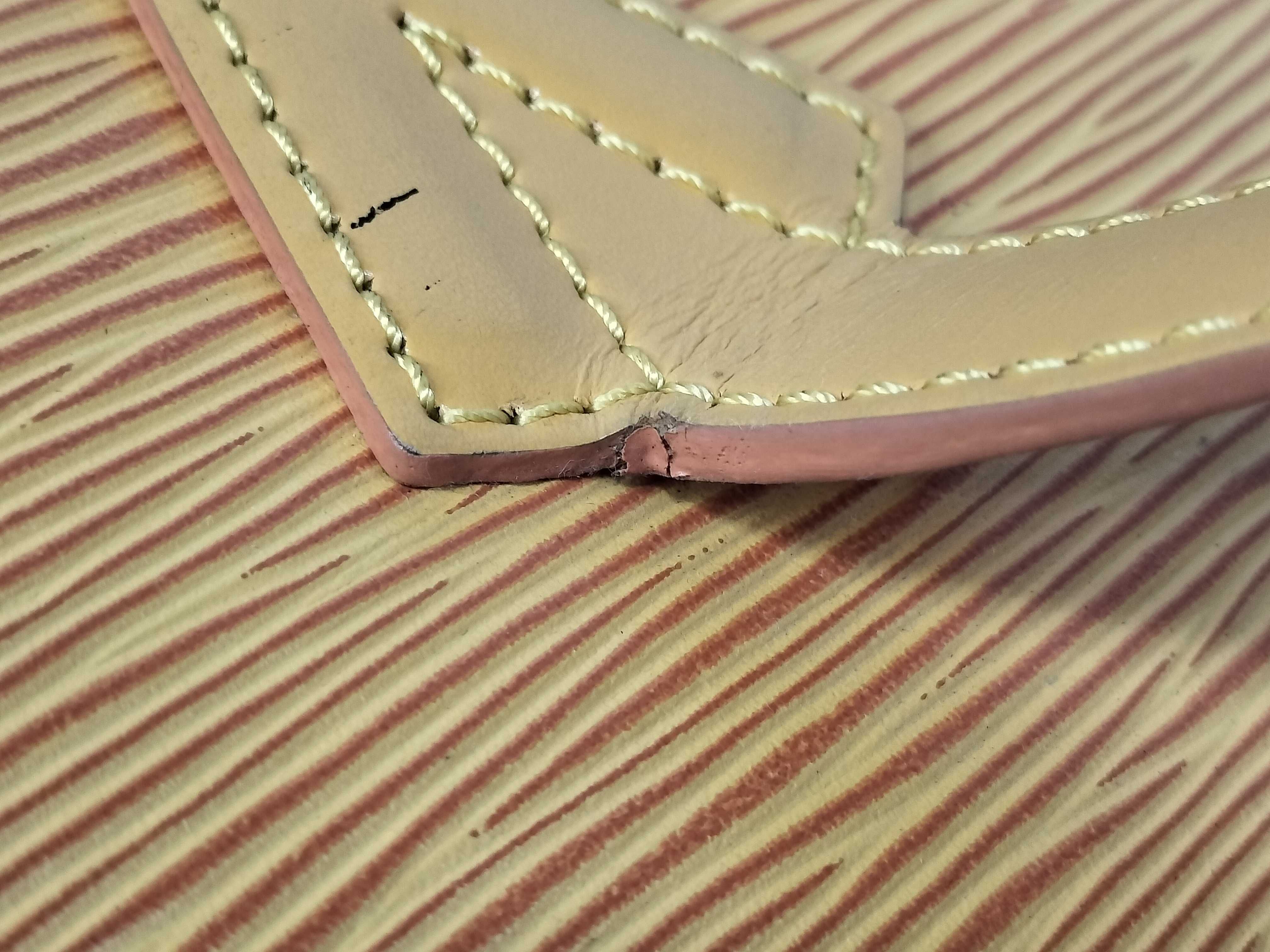 Epi LV Epi Saint Jacques Shoulder Bag — view 5