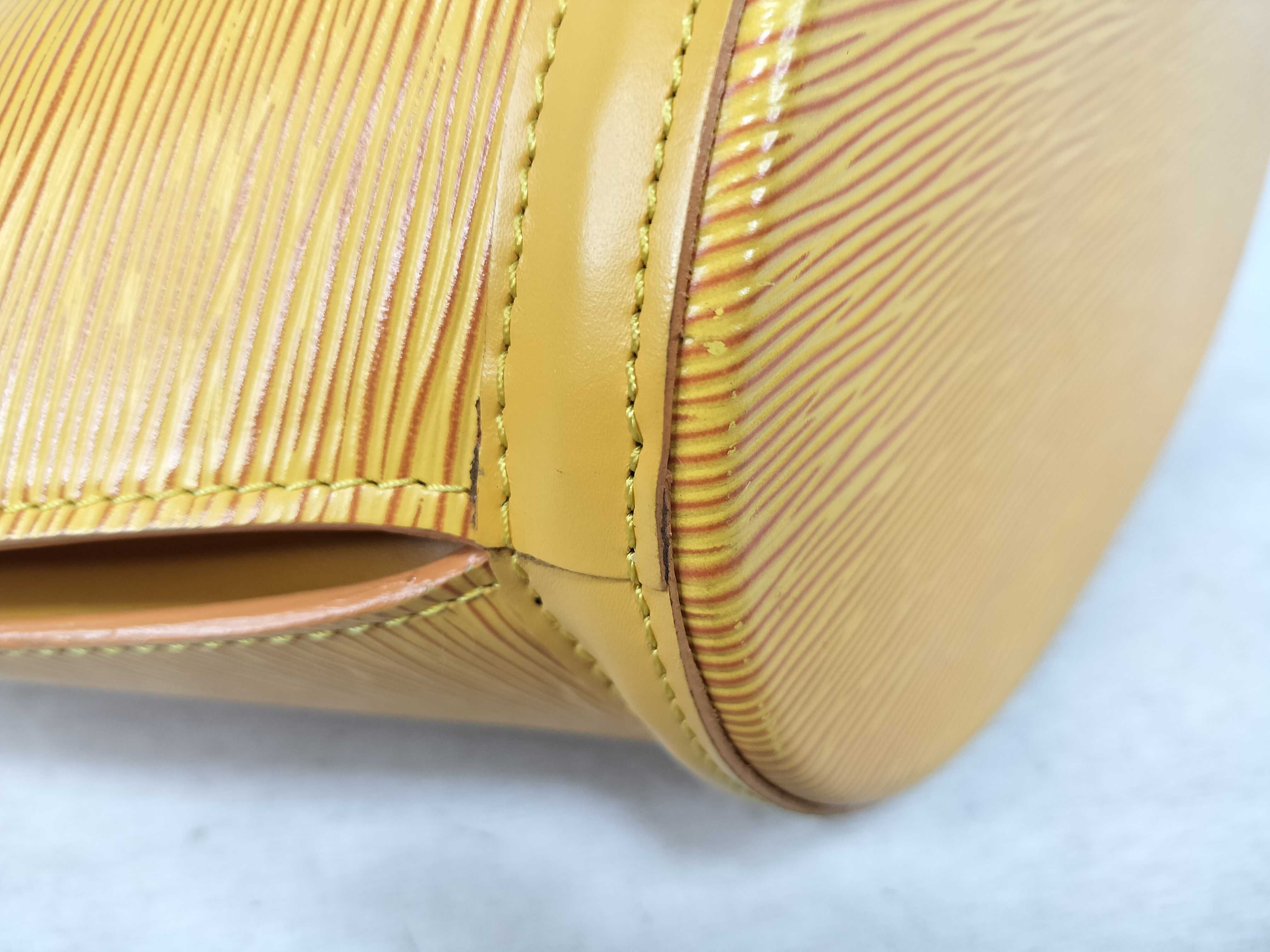 Epi LV Epi Saint Jacques Shoulder Bag — view 7