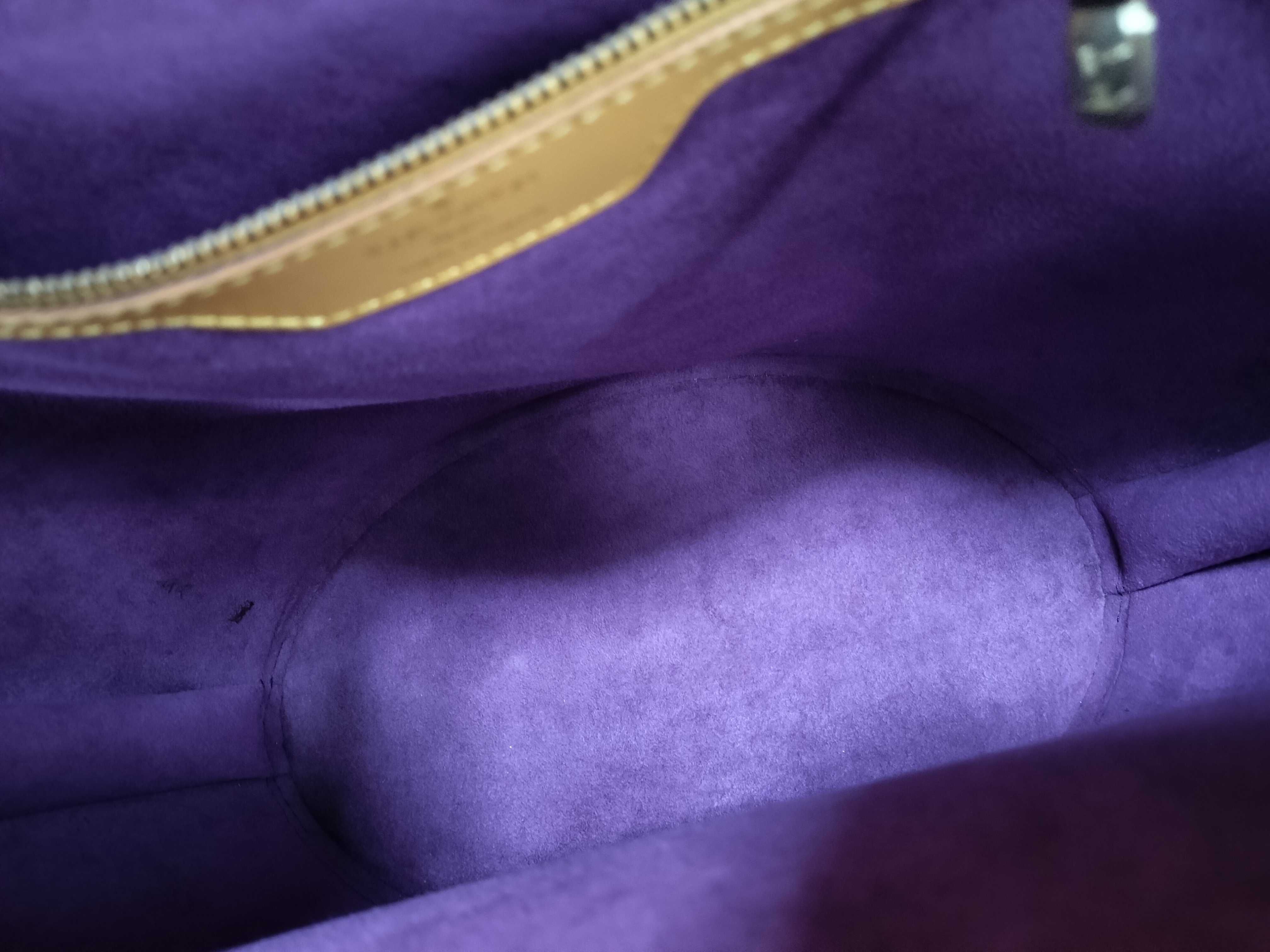 Epi LV Epi Saint Jacques Shoulder Bag — view 10