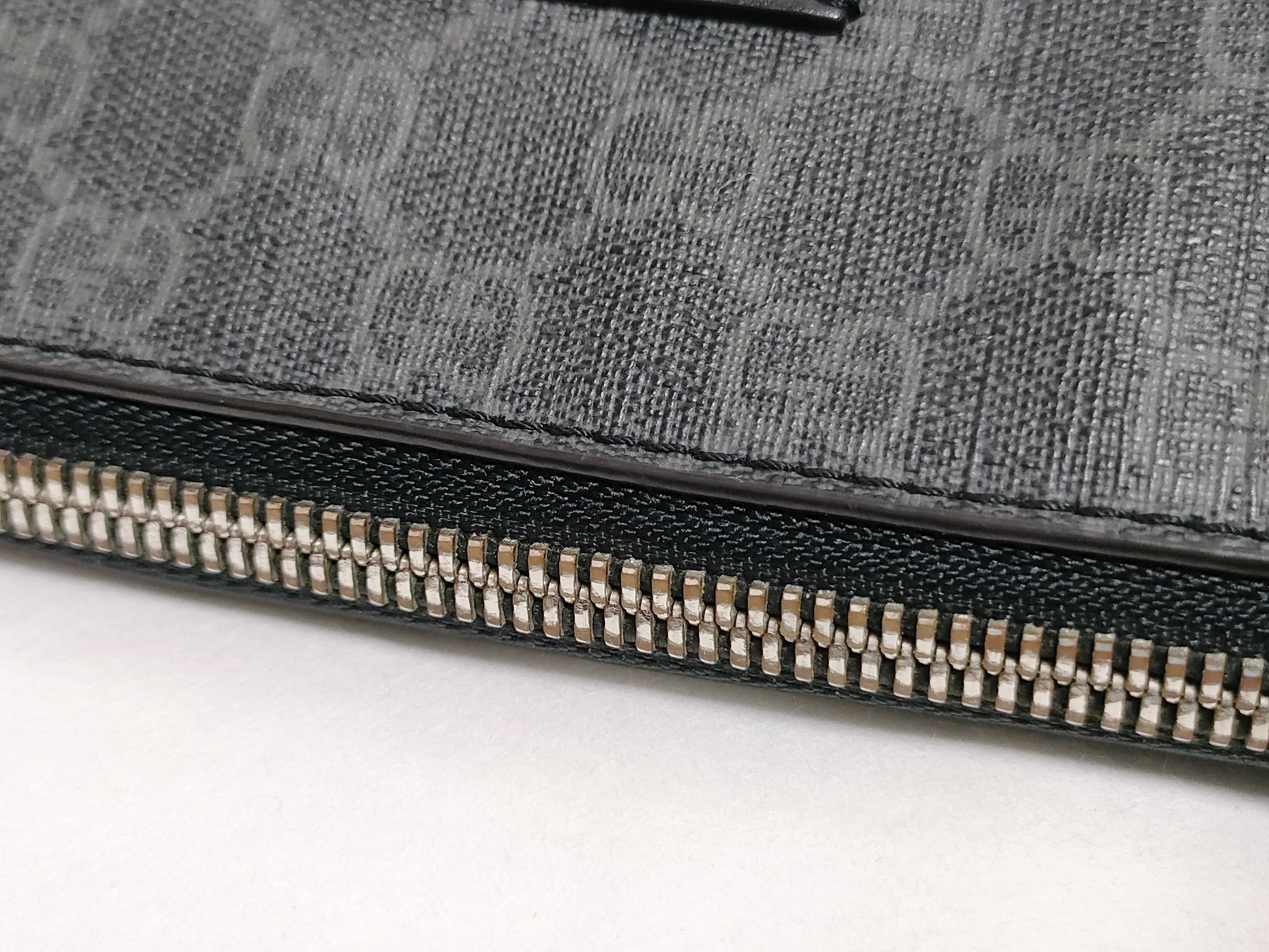 GG Supreme Shoulder Bag — view 6