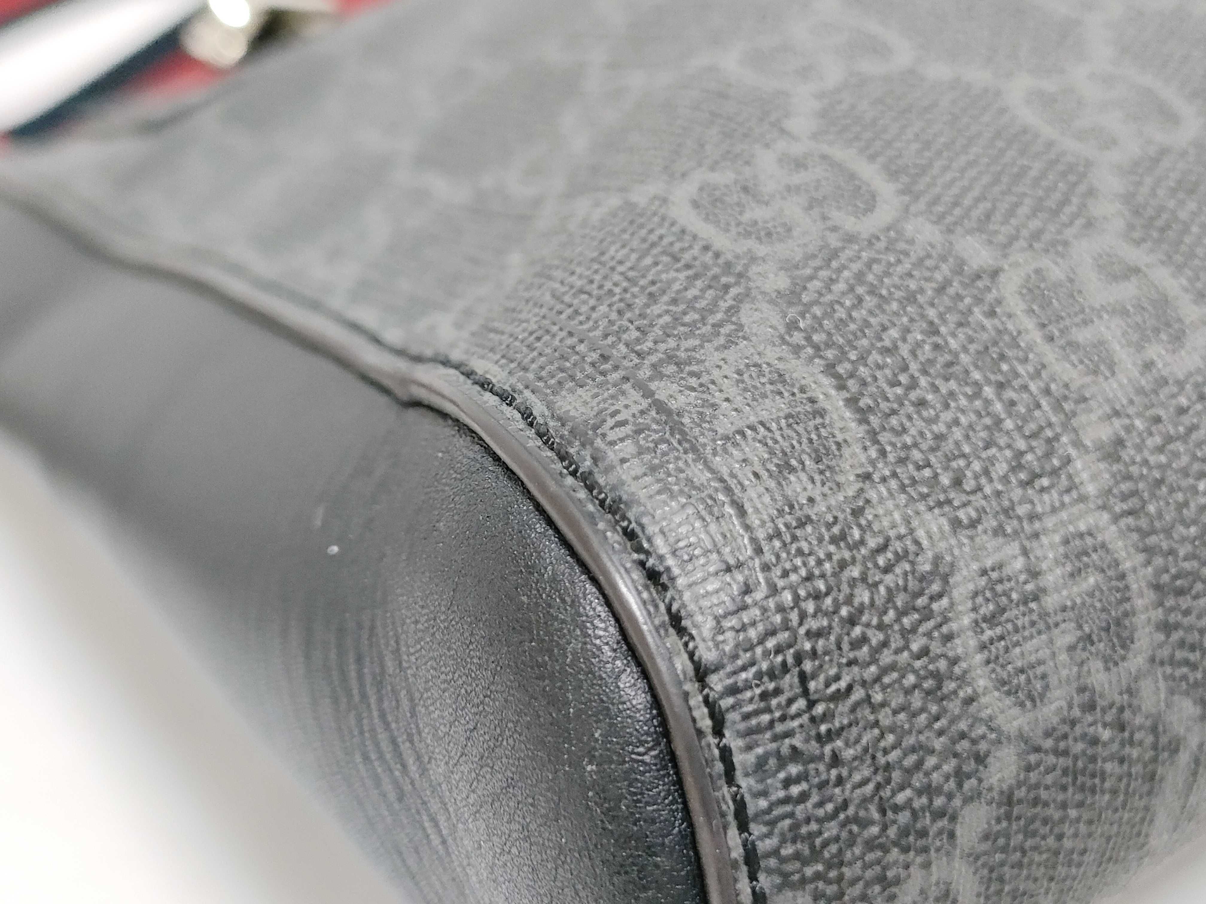 GG Supreme Shoulder Bag — view 7