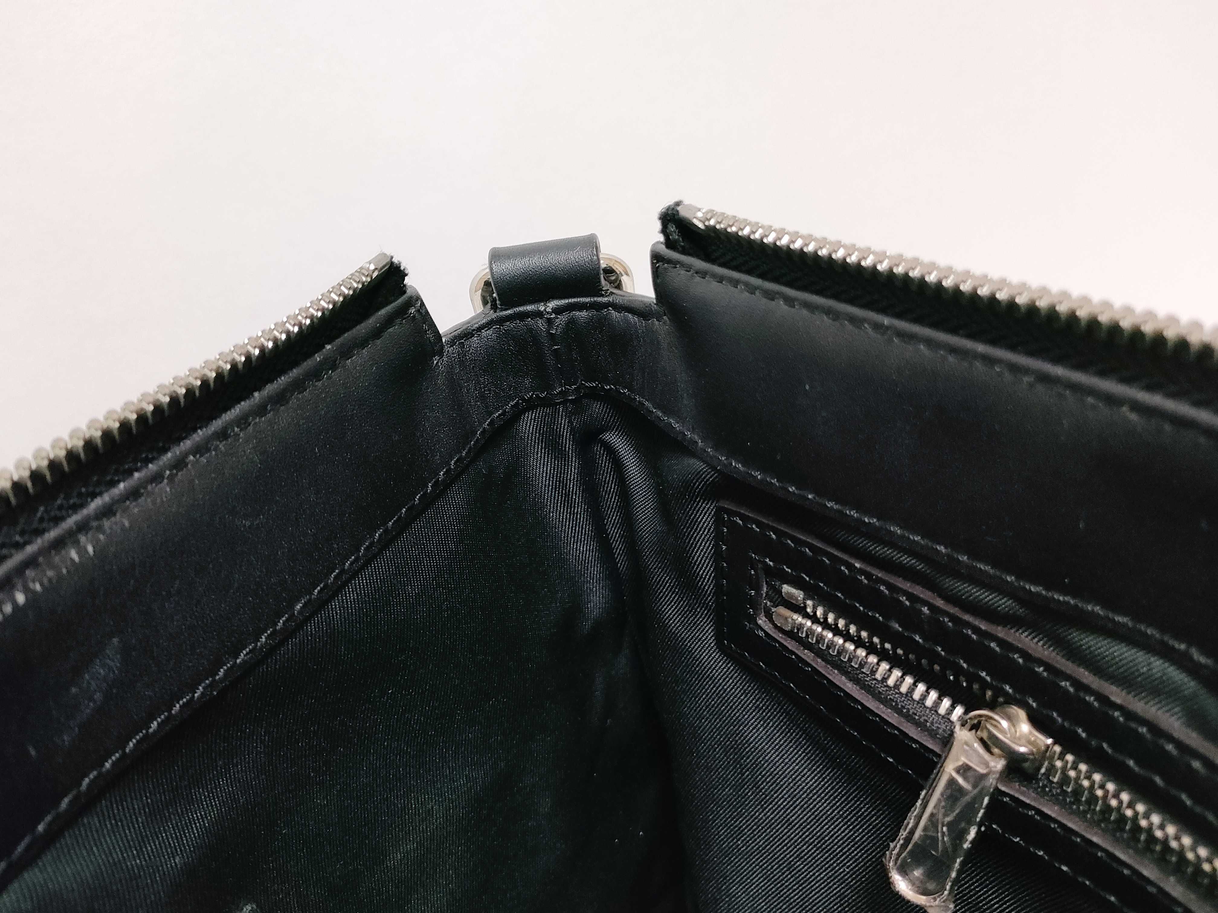 GG Supreme Shoulder Bag — view 9