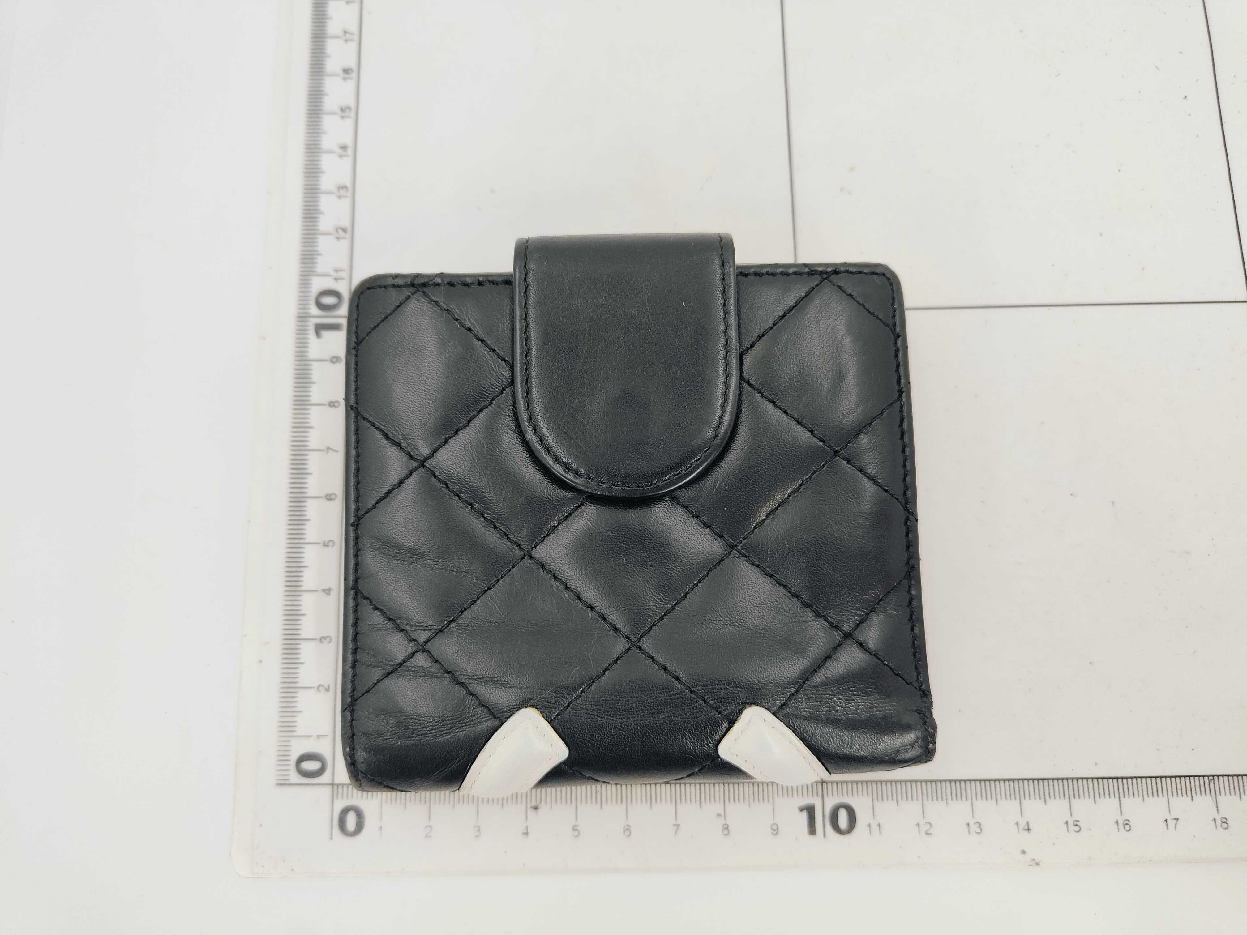 Cambon Line Leather Bi-fold Wallet (Serial Number) — view 2