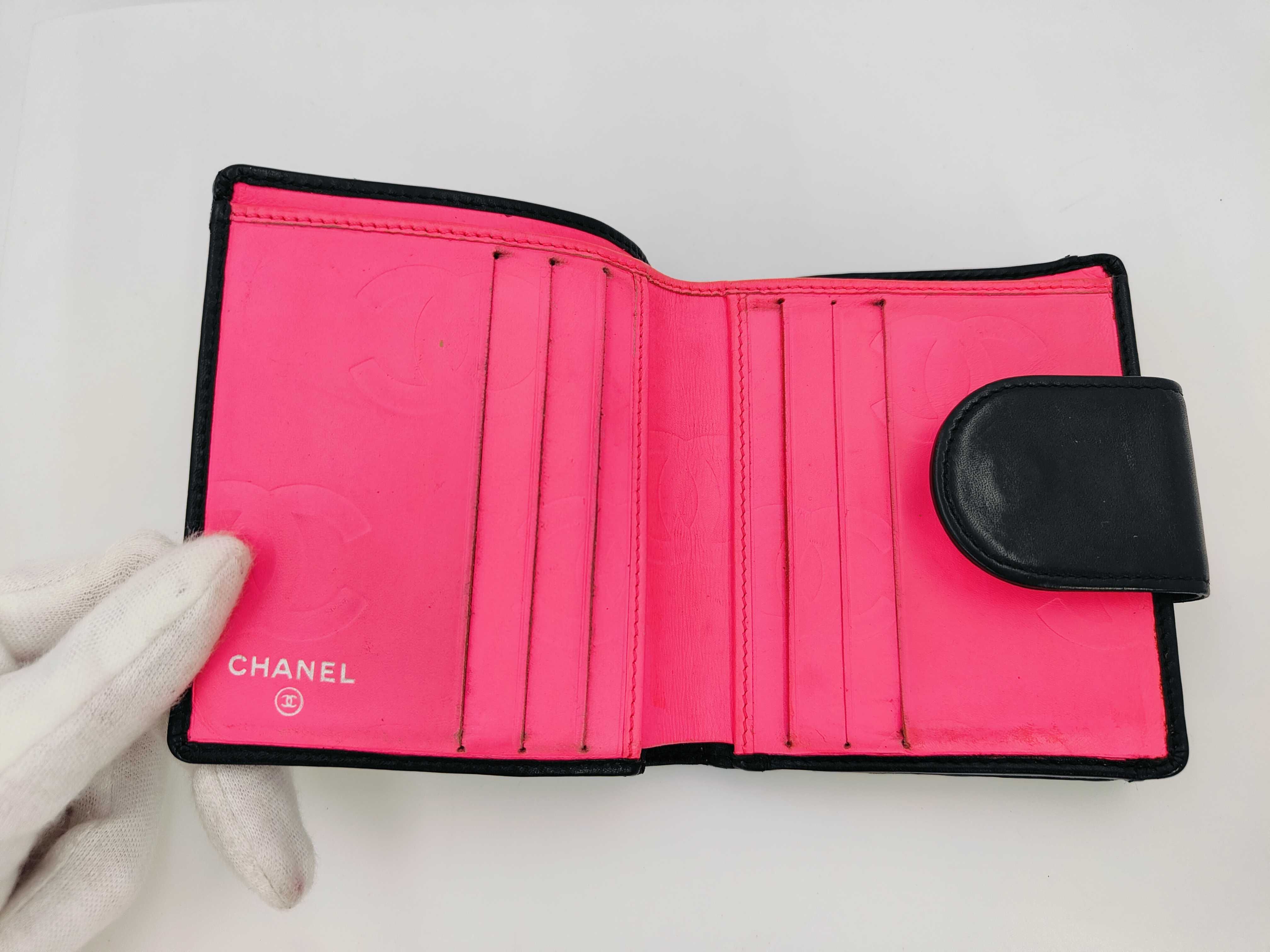 Cambon Line Leather Bi-fold Wallet (Serial Number) — view 8
