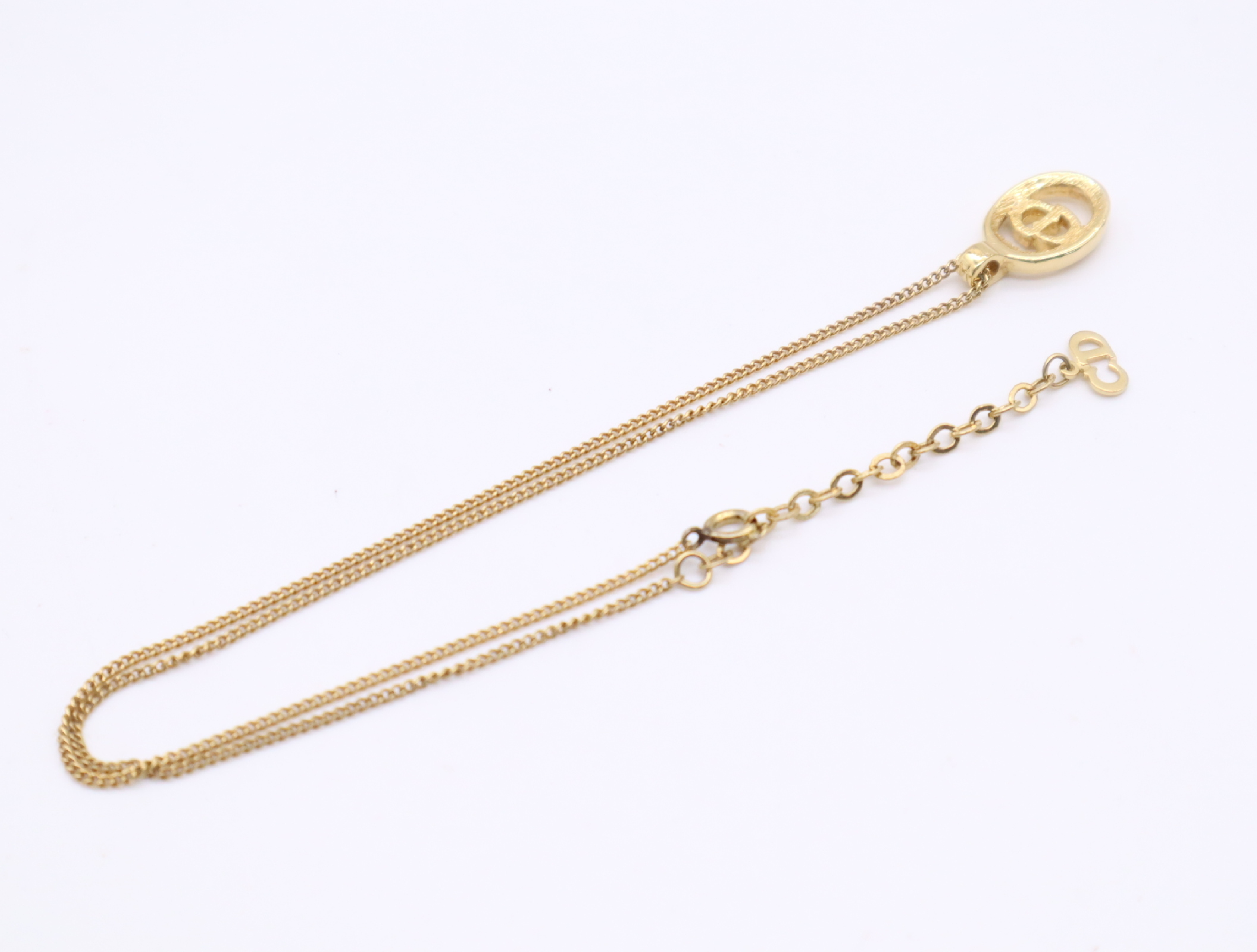 GPCD logo round motif necklace, with box. — view 2