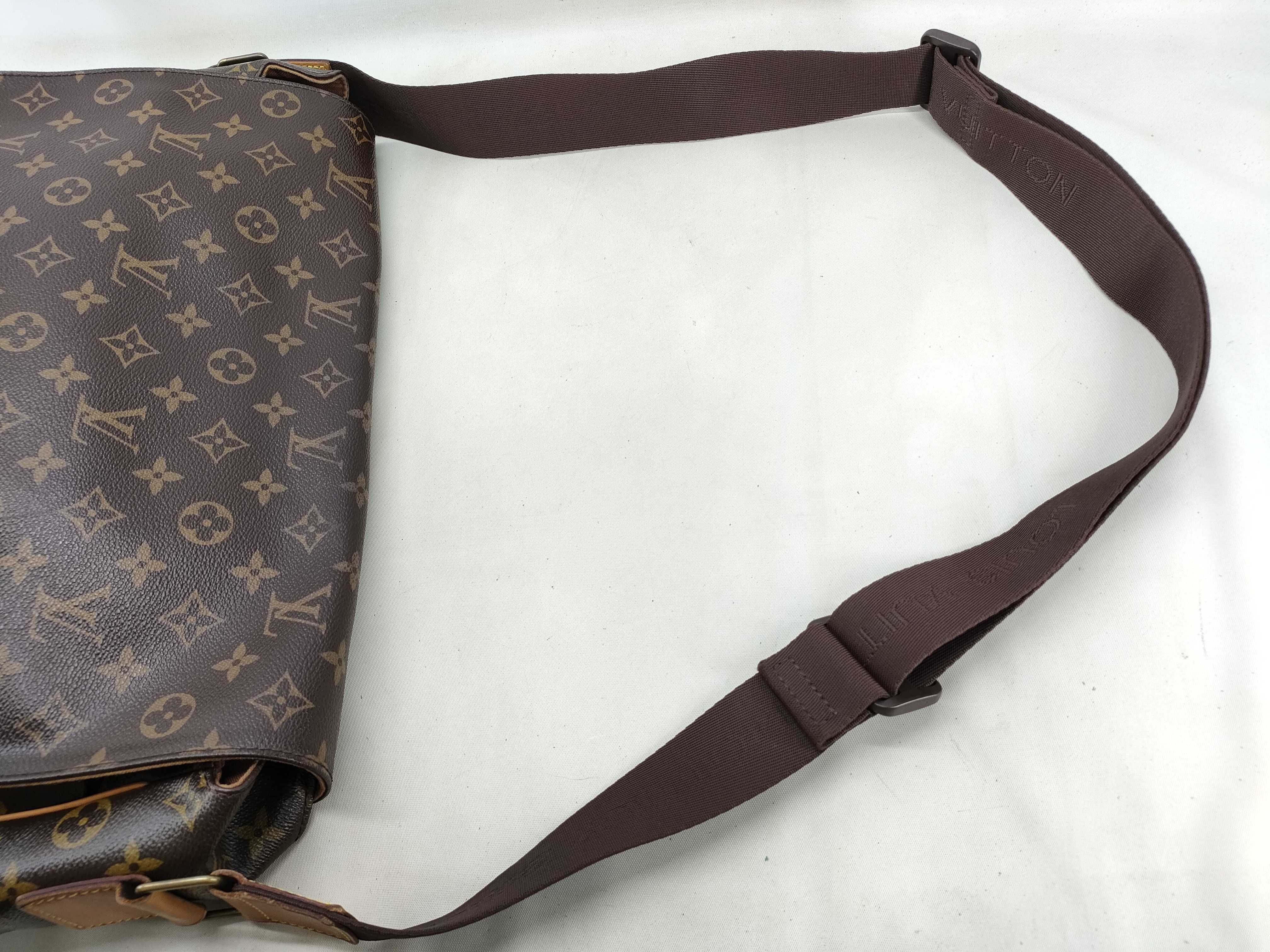 Monogram Louis Vuitton Monogram Pochette Shoulder Bag — view 5