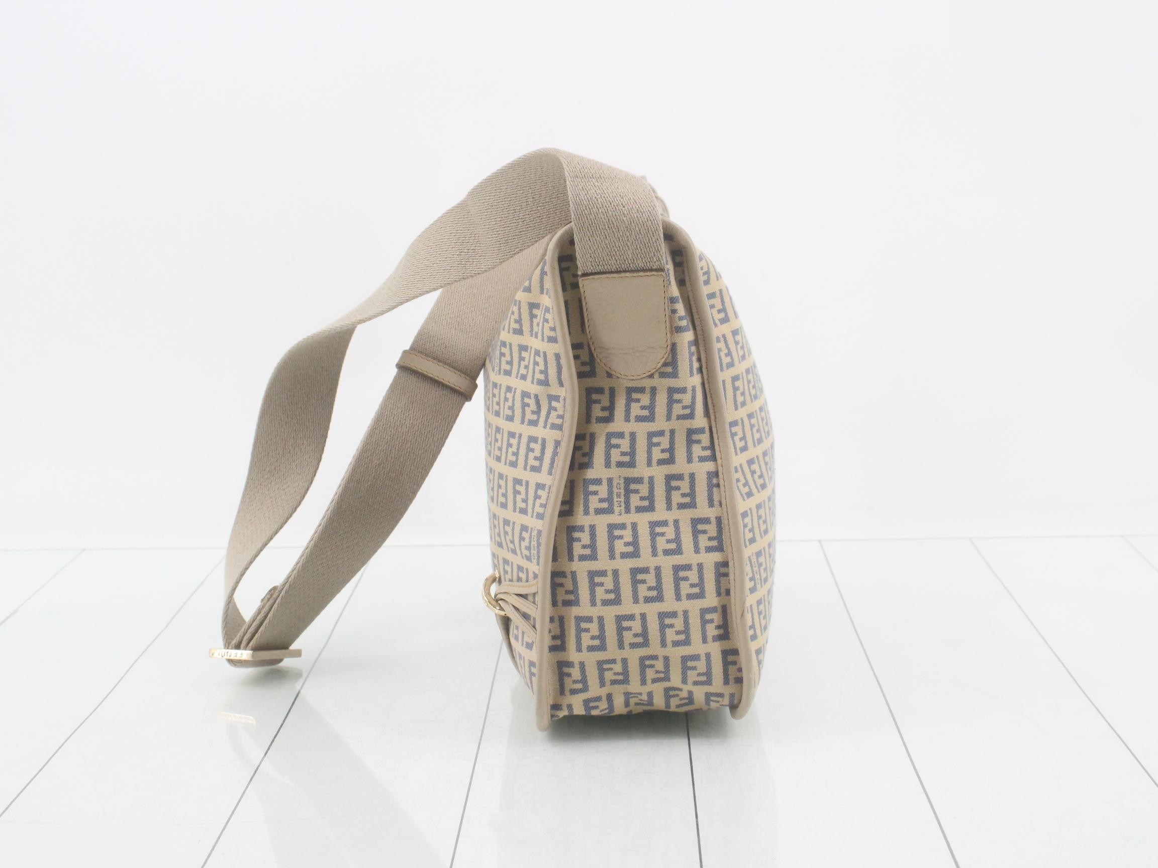 Shoulder bag, beige, W32 H25.5 D10 — view 3