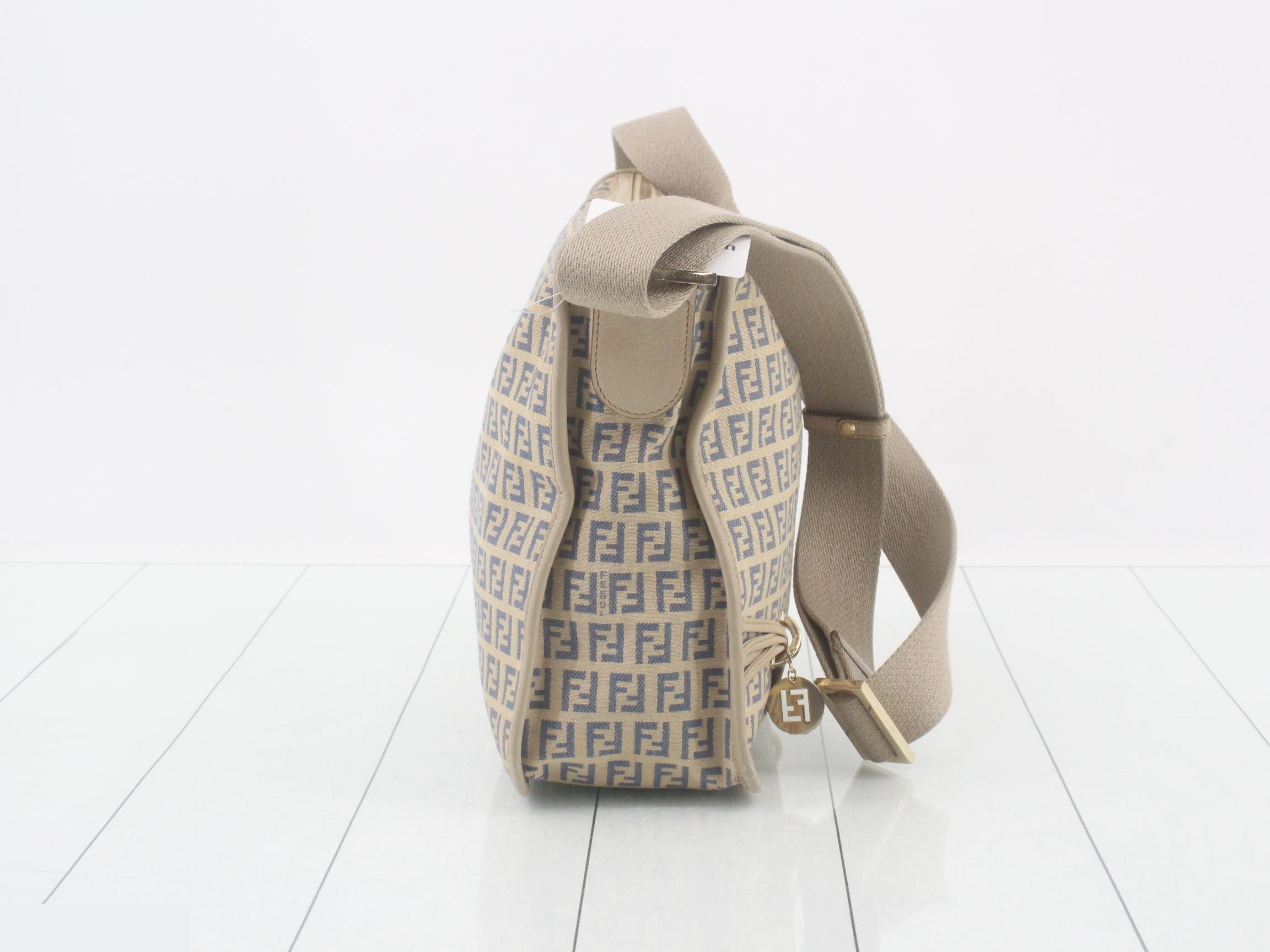 Shoulder bag, beige, W32 H25.5 D10 — view 4