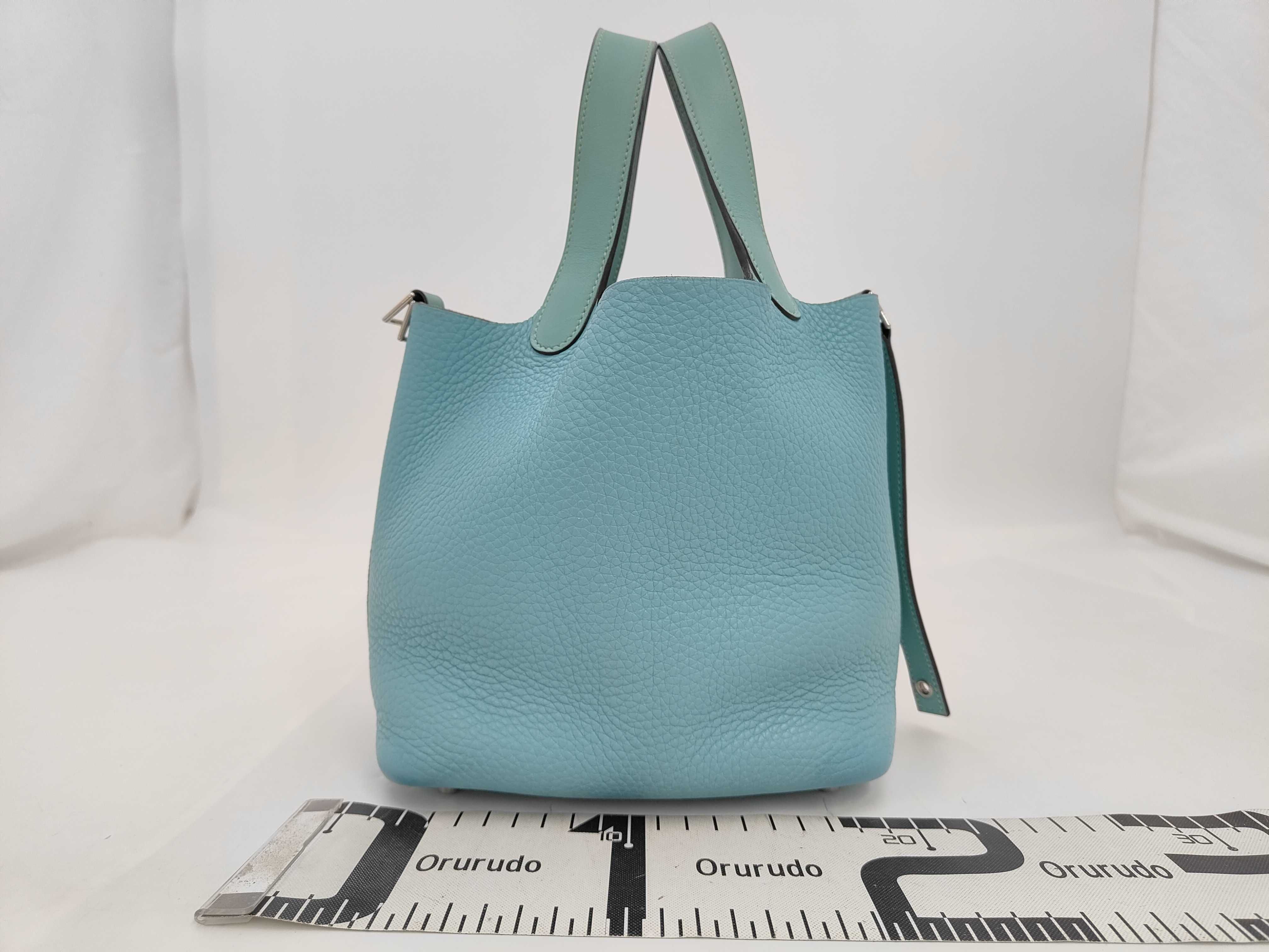 Picotin Lock 18 PM Touch Taurillon Clemence Leather (Veau Swift) Blue Handbag — view 2