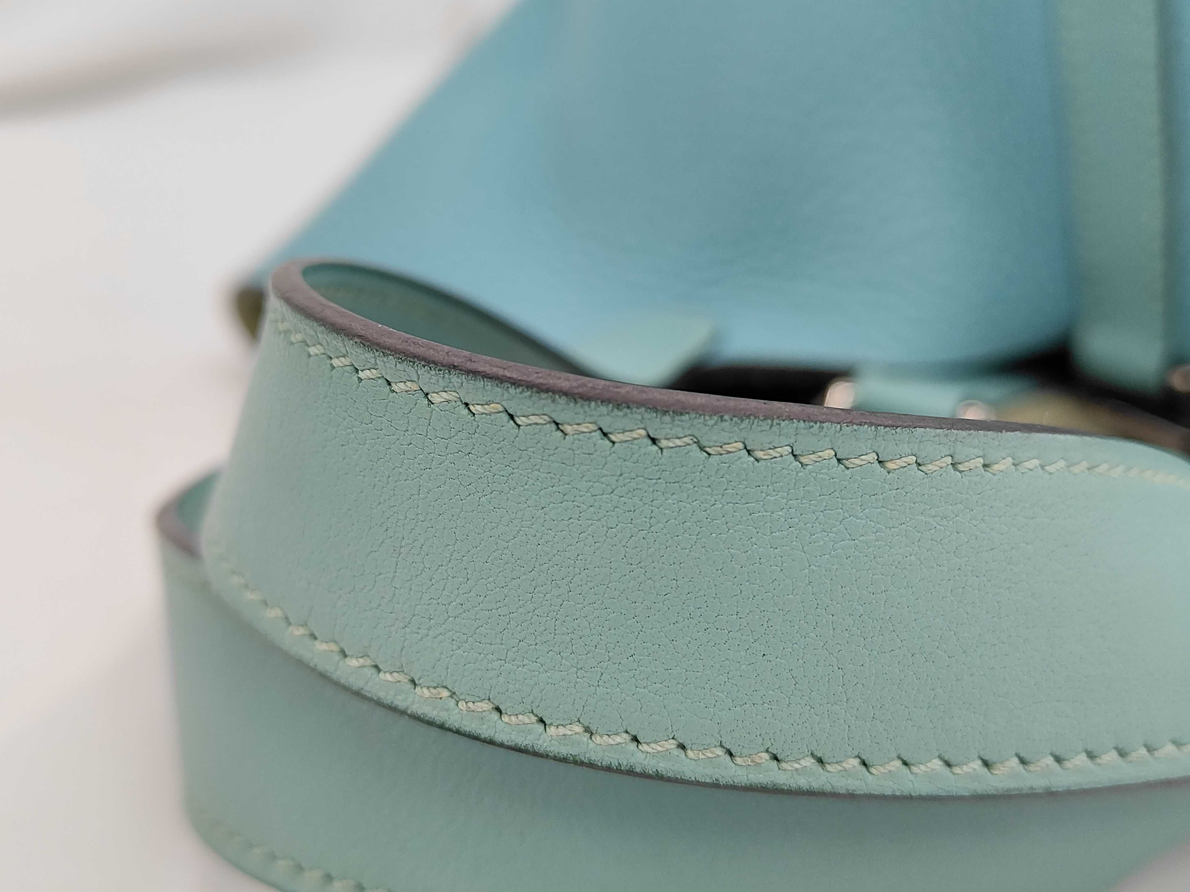 Picotin Lock 18 PM Touch Taurillon Clemence Leather (Veau Swift) Blue Handbag — view 9