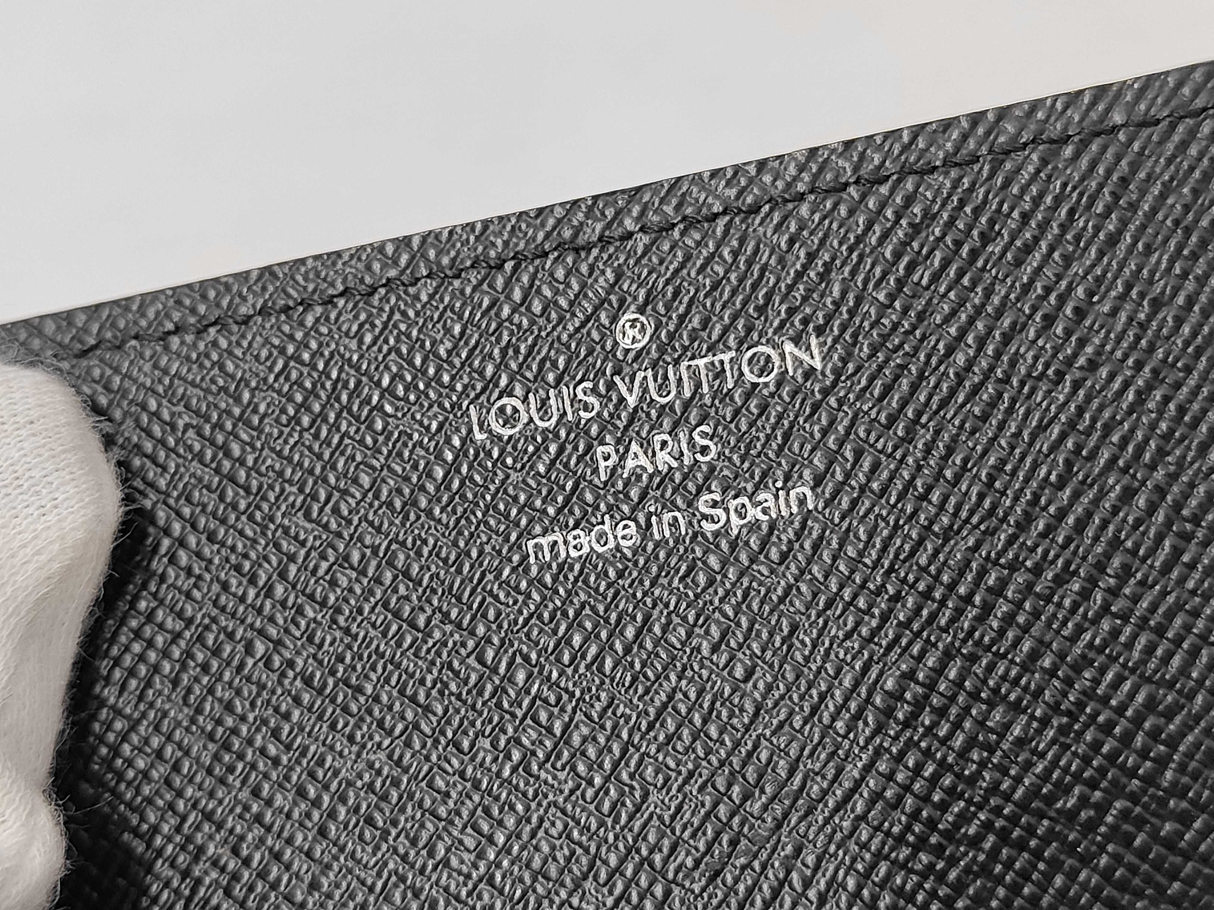 Epi Enveloppe Carte de Visite Noir CA3102 Card Case — view 4