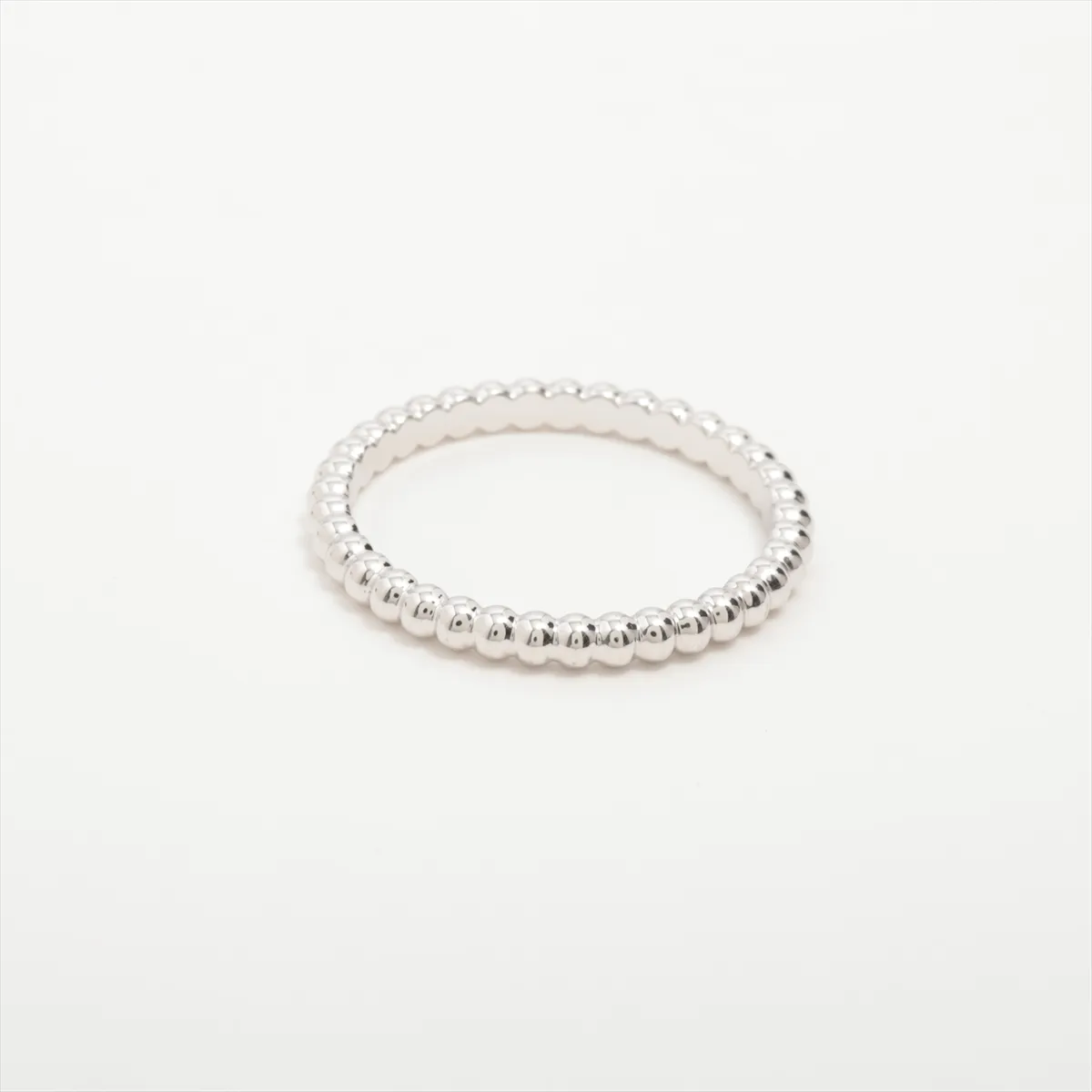 Perlee Ring, 750 (WG), 2.3g, Size 52, JQ022642 VCARPJME52 — view 2