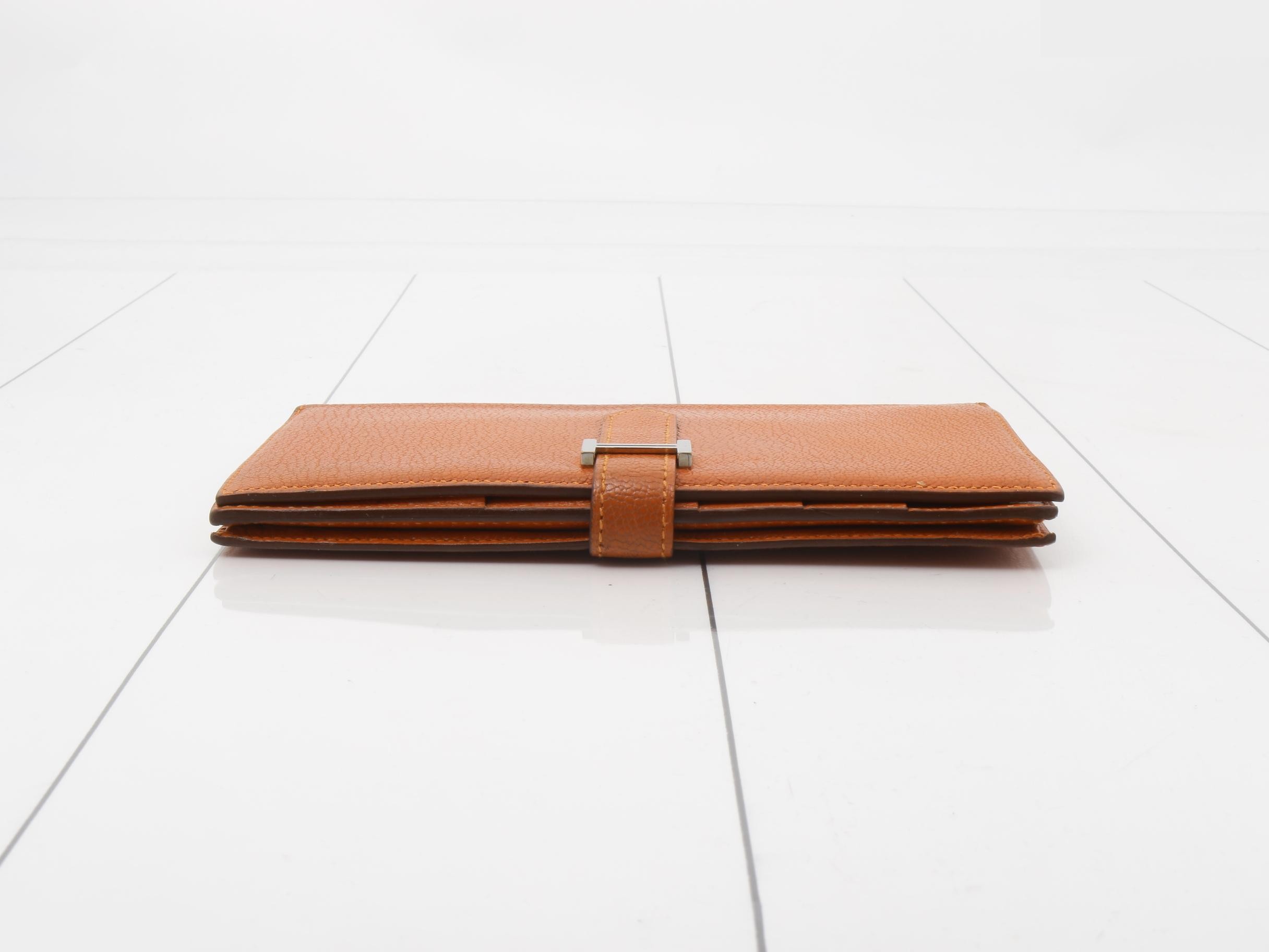 Bearn wallet by Hermes, with T stamp. — view 3