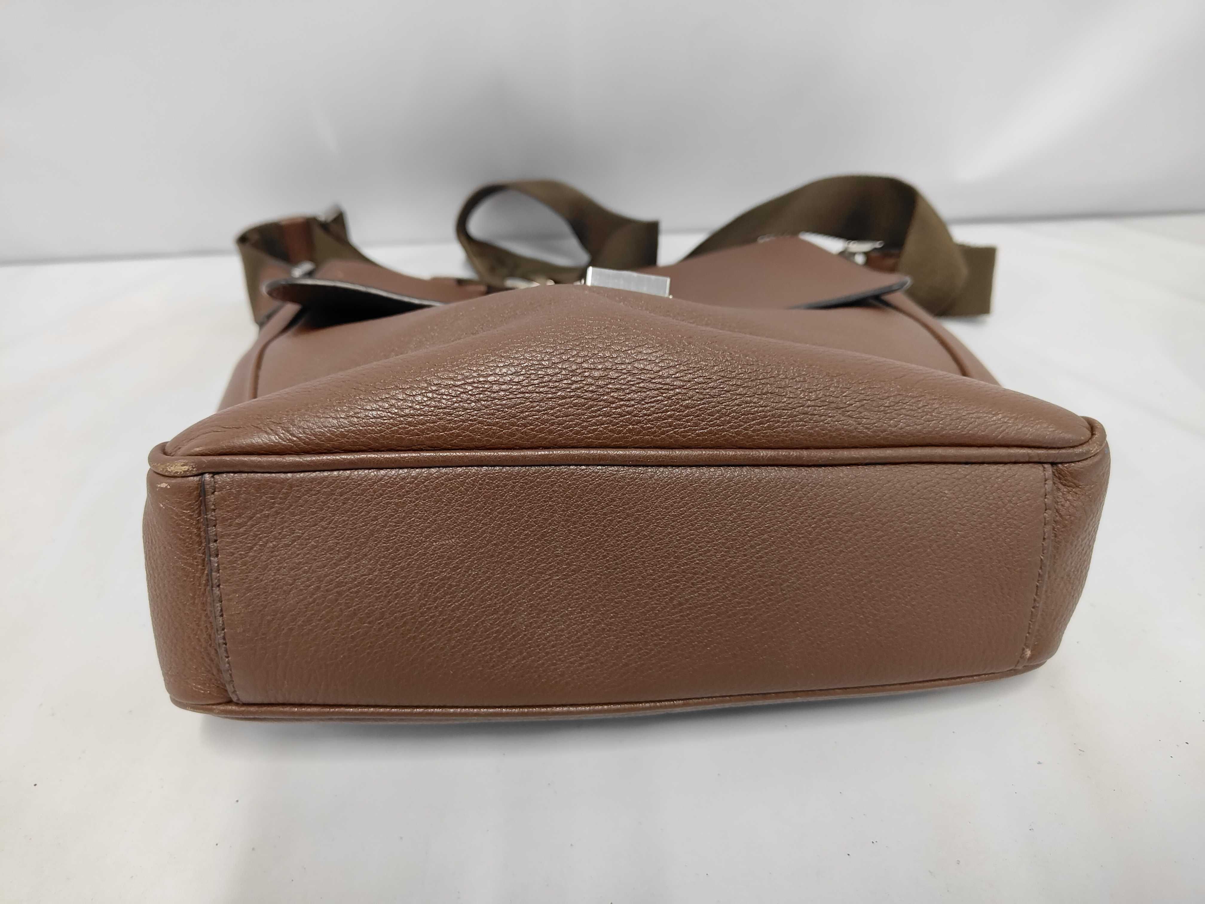 Shoulder Bag Leather Logo Plate Shoulder Bag — view 3