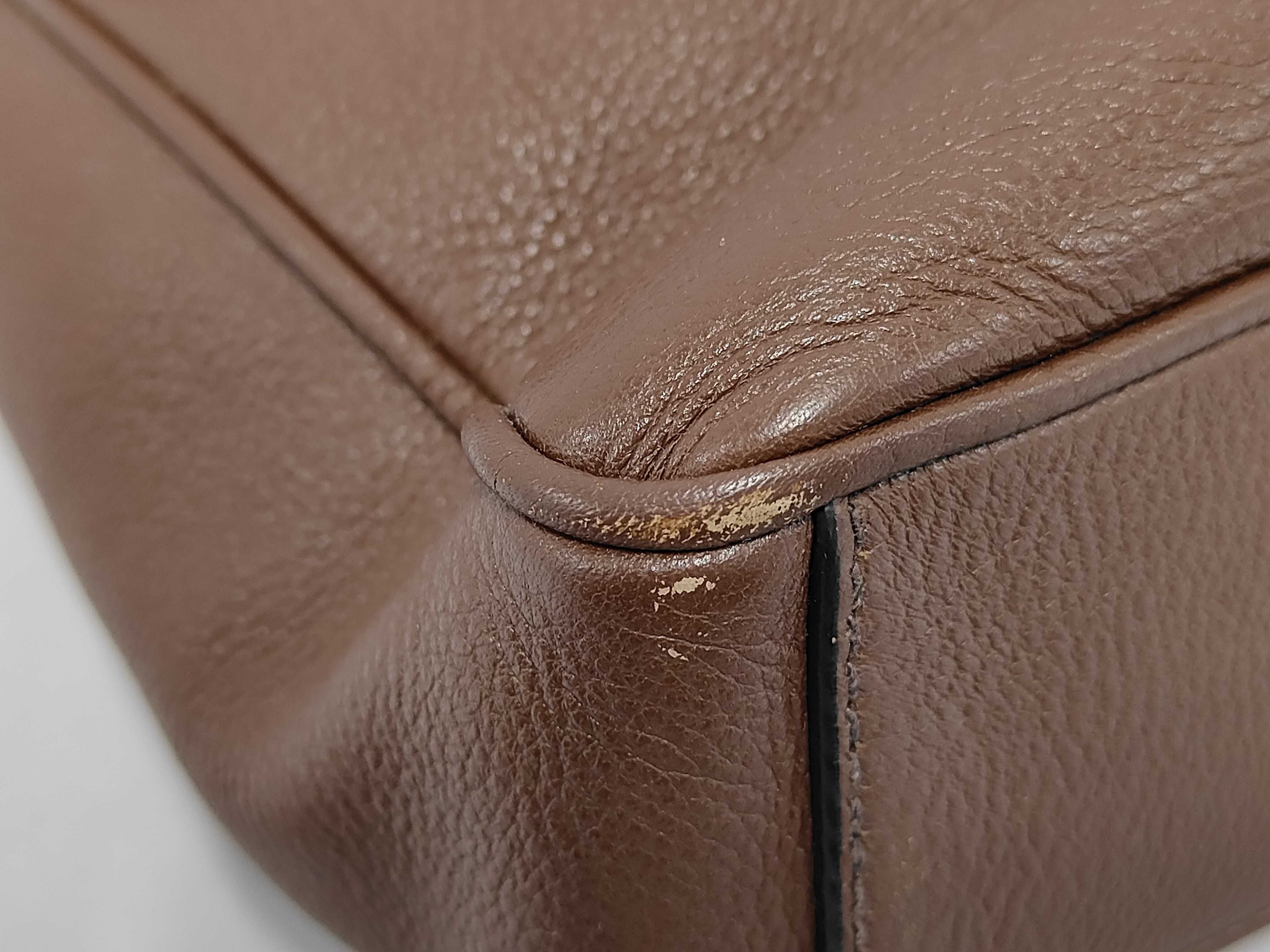 Shoulder Bag Leather Logo Plate Shoulder Bag — view 4