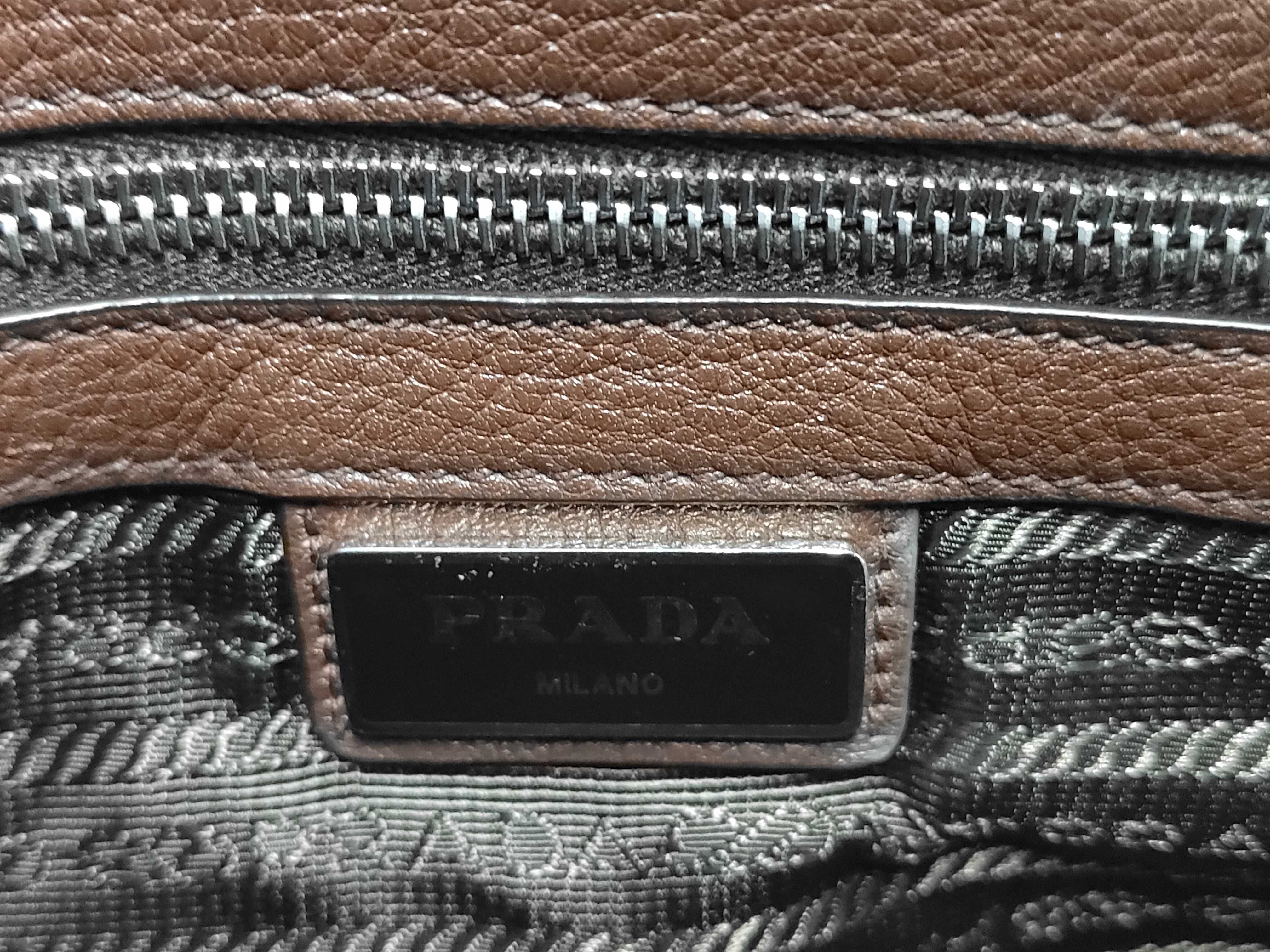 Shoulder Bag Leather Logo Plate Shoulder Bag — view 10
