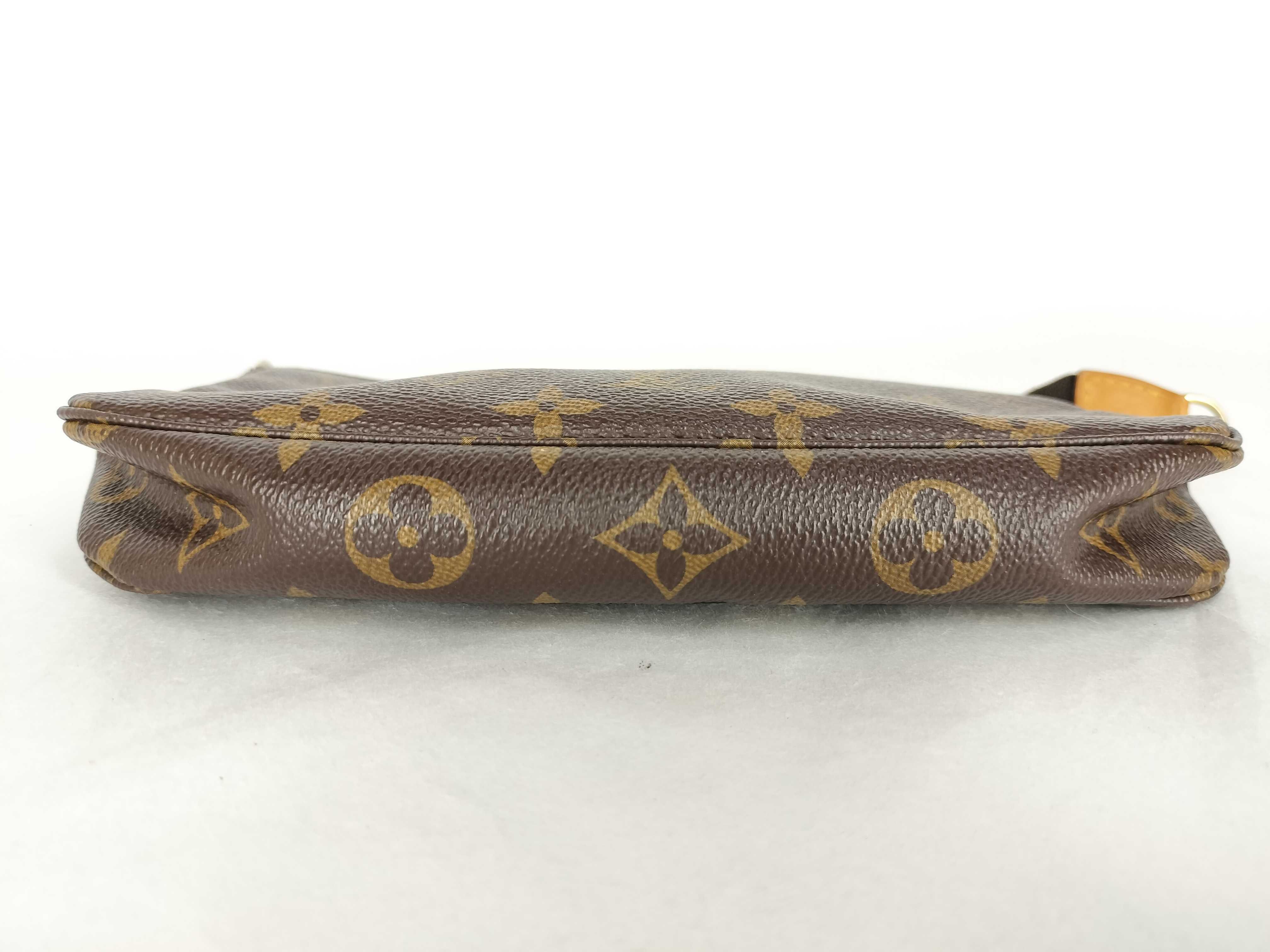 Monogram LV Pouch — view 6