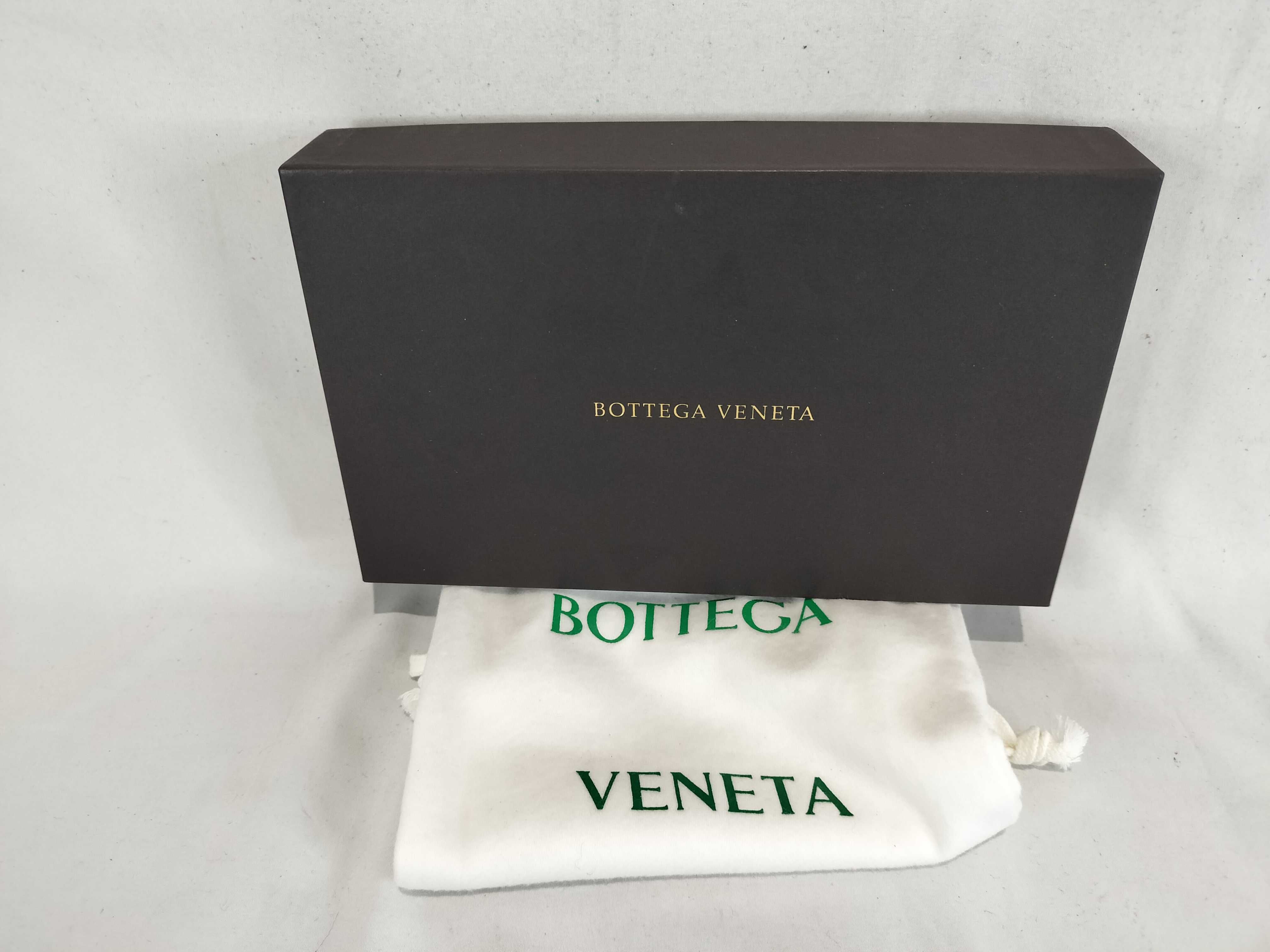 Round Zip Long Wallet Maxi Intrecciato Wallet — view 10