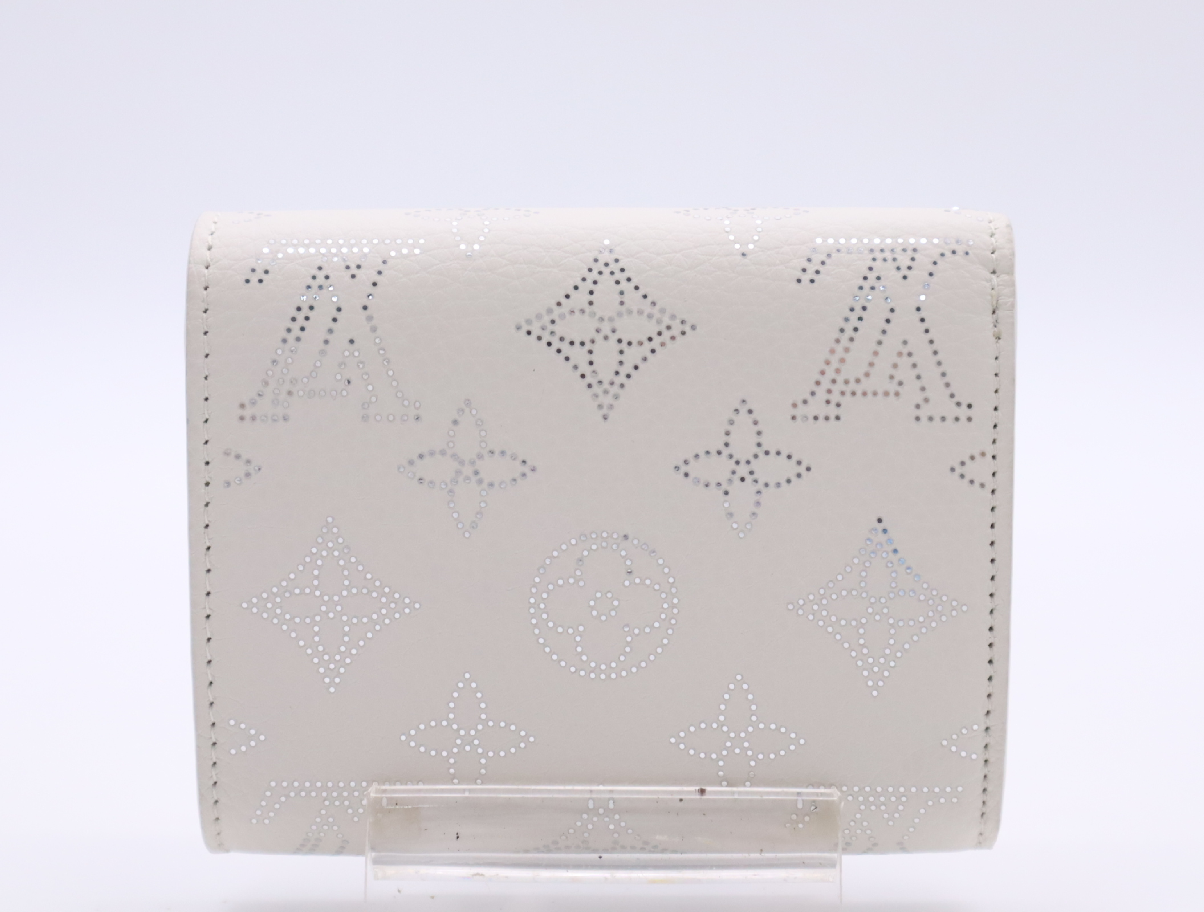 M12682 Mahina Iris Compact White Wallet with Dust Bag, RFID Tested. — view 2