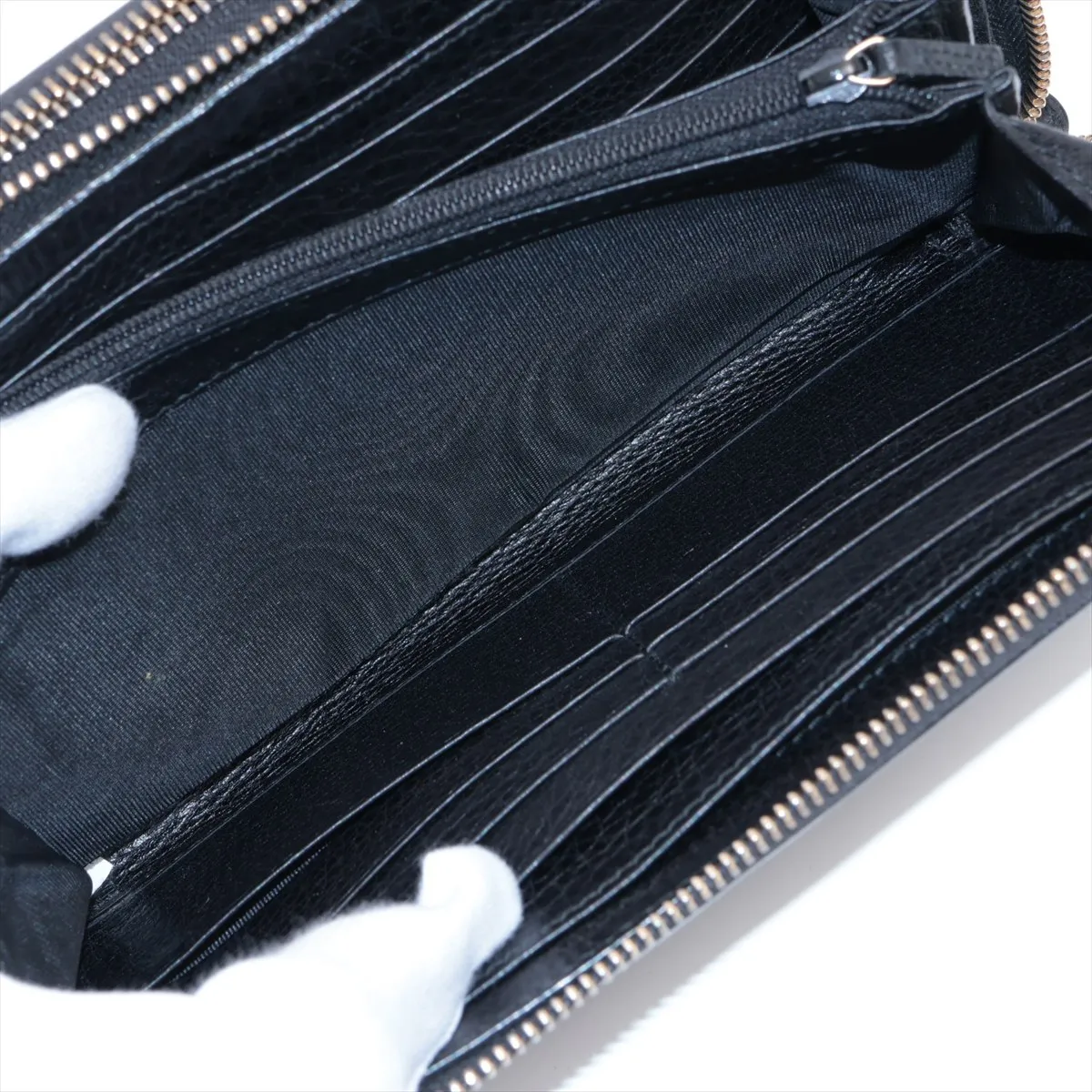 Soho 336286 Leather Round Zip Wallet Black Organizer — view 7