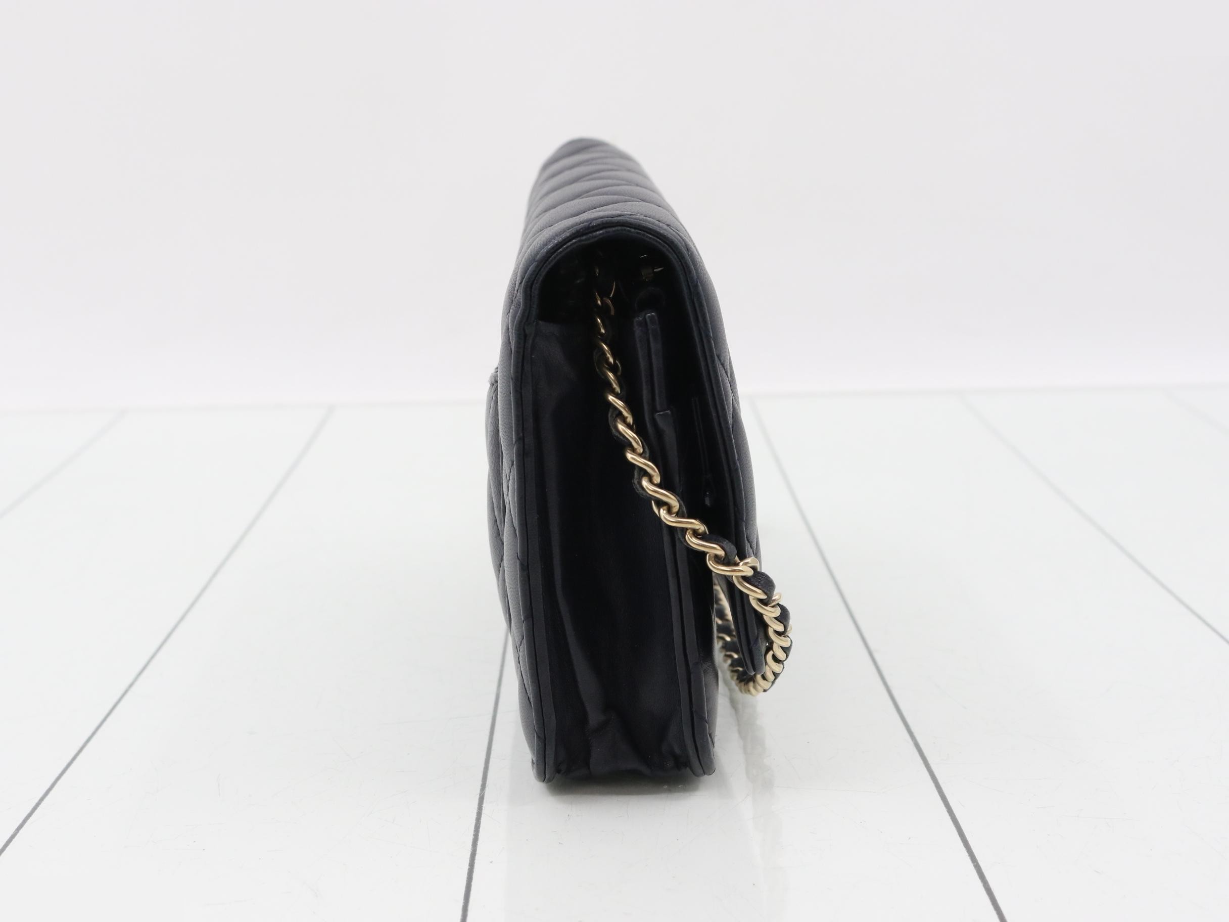 Matelassé Chain Shoulder Bag — view 4