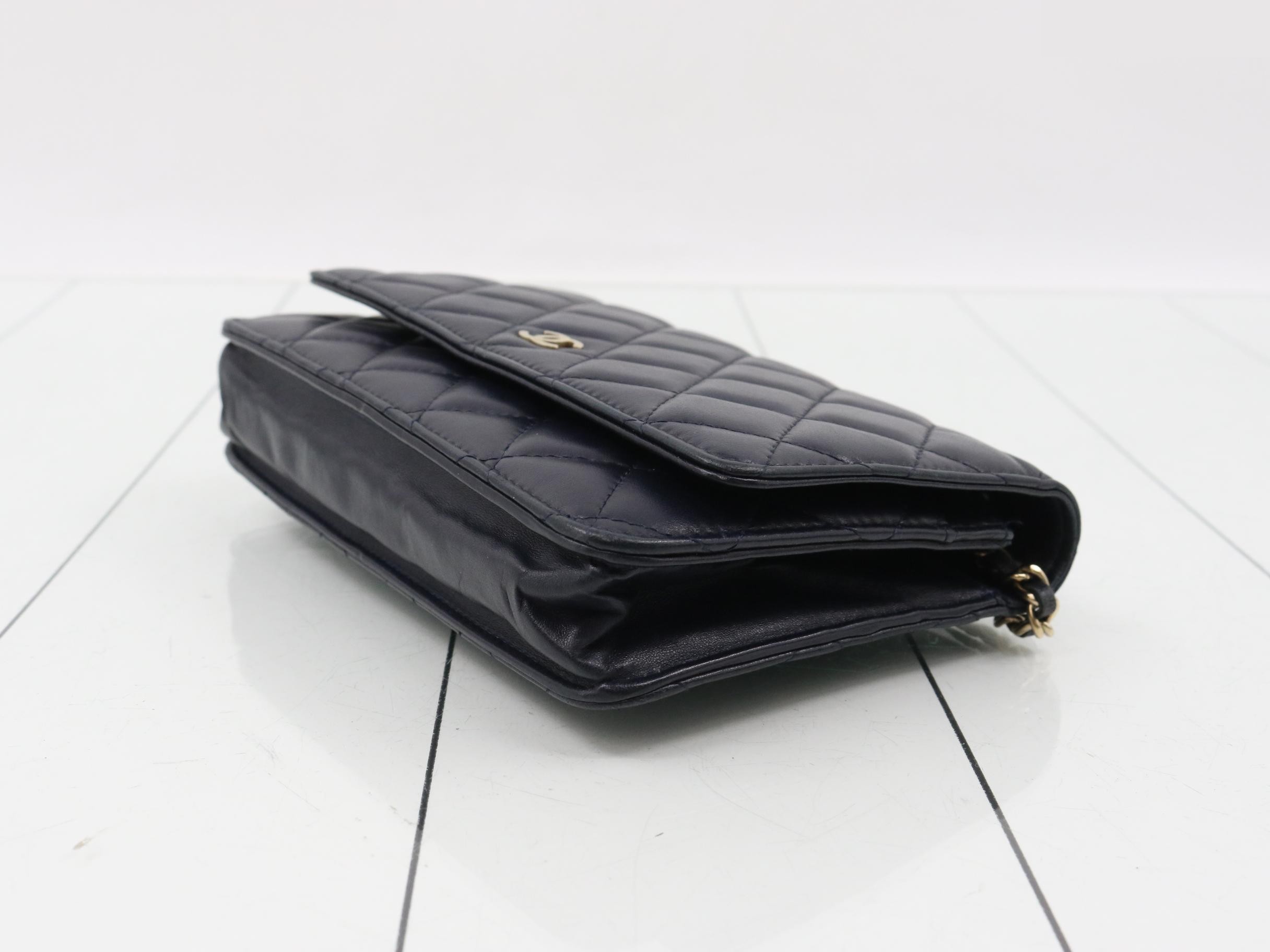 Matelassé Chain Shoulder Bag — view 6