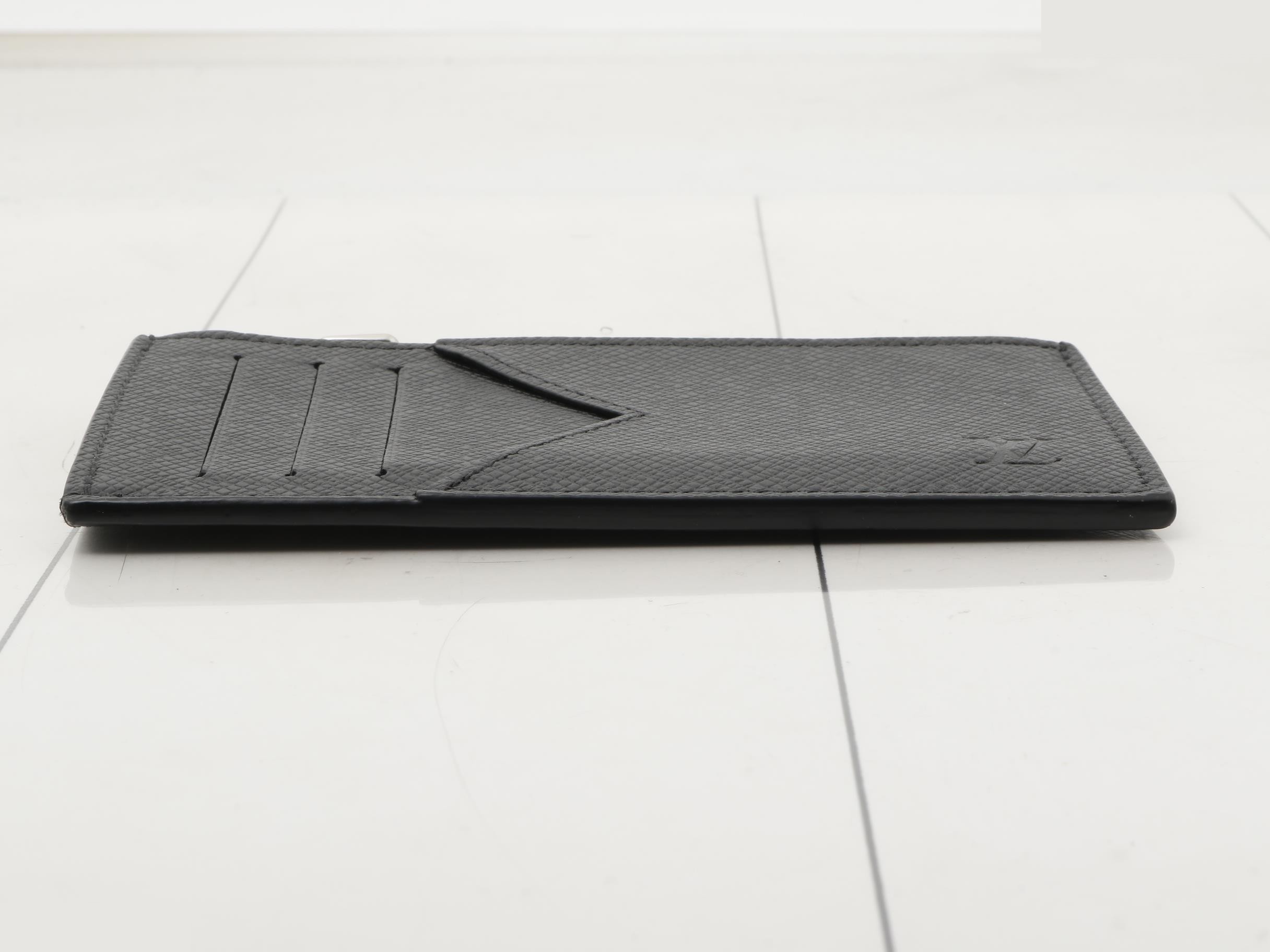 Coin card holder — view 3