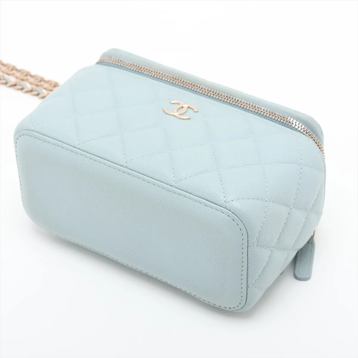 Matelassé Caviar Skin Chain Shoulder Bag Vanity Case Blue Gold Hardware 31931378 (Serial Number 31) — view 3