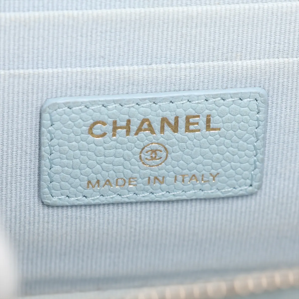 Matelassé Caviar Skin Chain Shoulder Bag Vanity Case Blue Gold Hardware 31931378 (Serial Number 31) — view 7