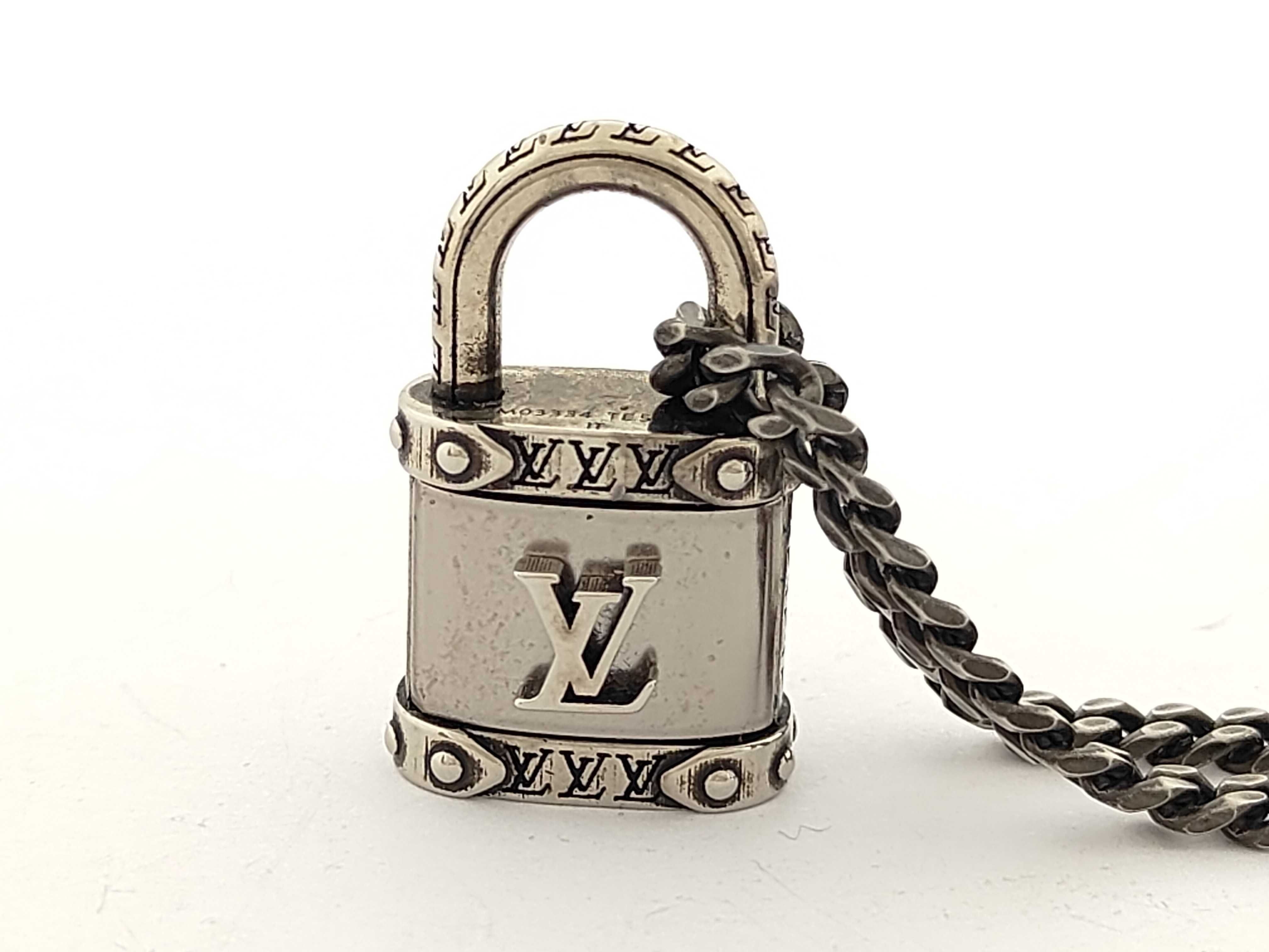 LV Lock Necklace M03334 TE5205 Necklace — view 2