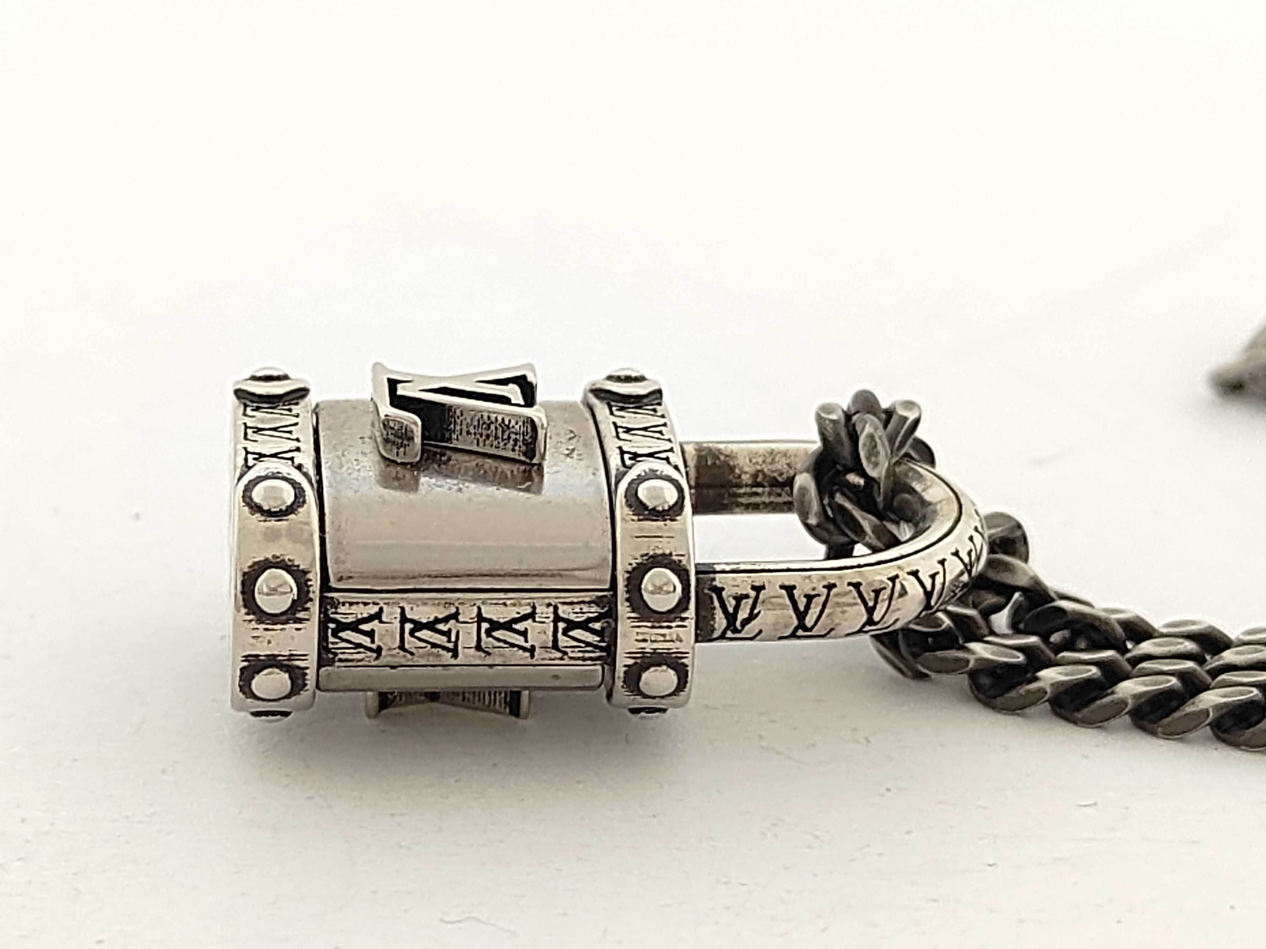 LV Lock Necklace M03334 TE5205 Necklace — view 3