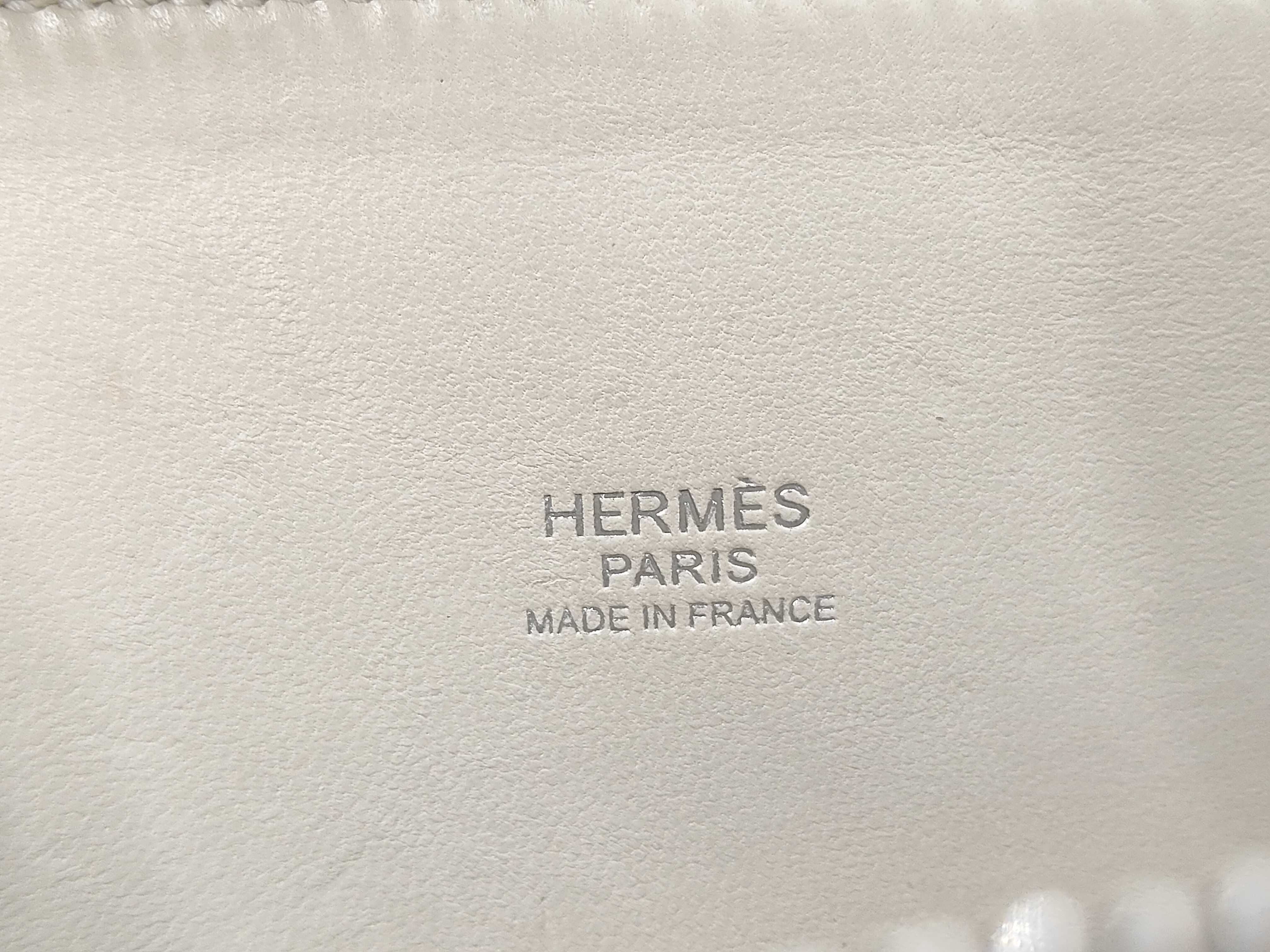 Bolide 27 Epsom Leather Craie Silver Hardware A Stamp Handbag — view 10