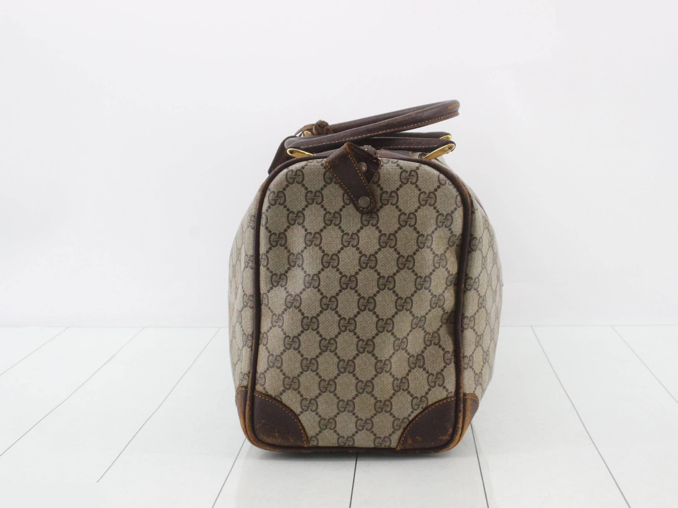 Vintage Gucci Boston bag, brown/beige, with two keys. — view 3
