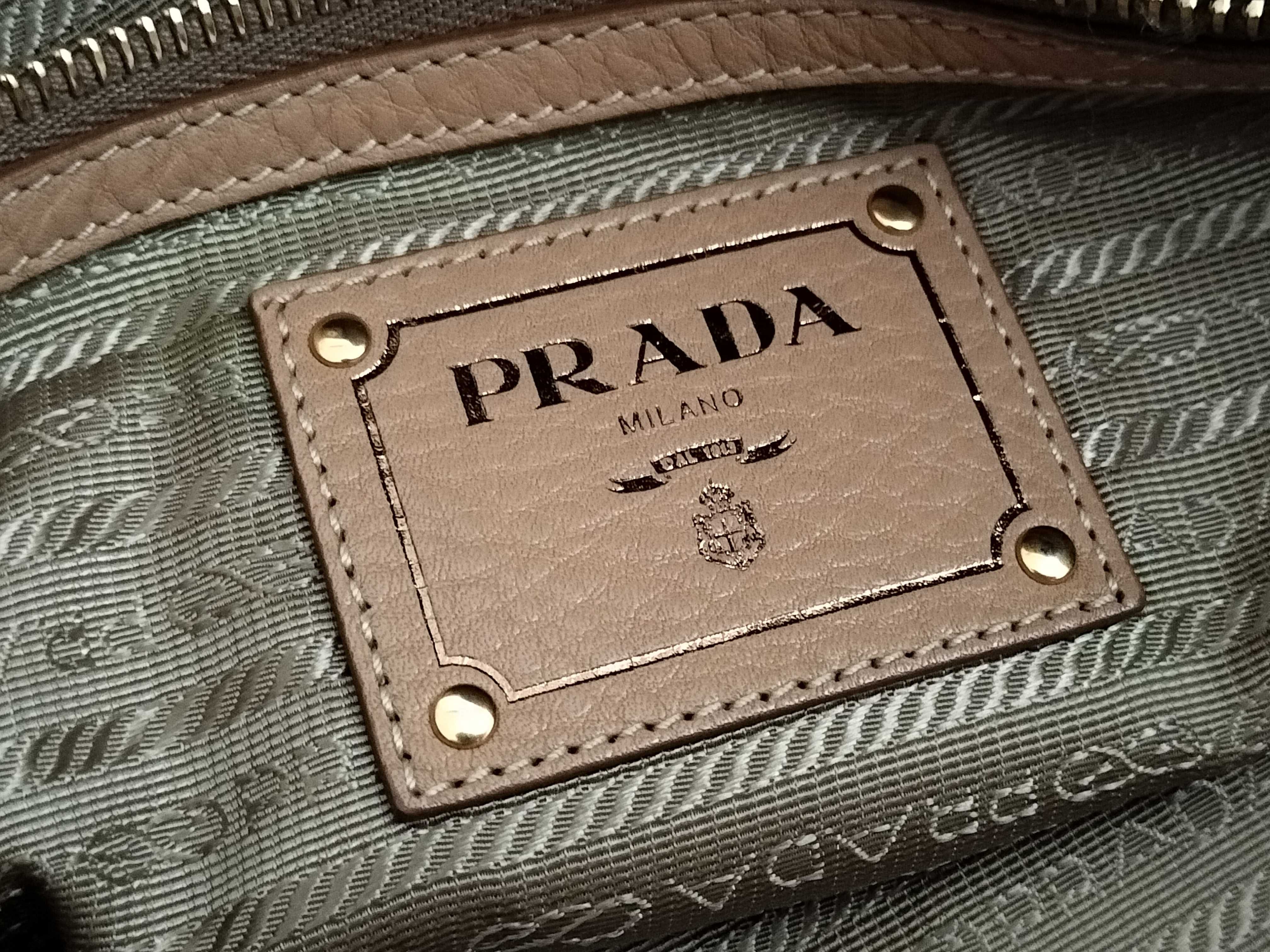 Vitello Daino Leather 2-Way Tote Bag, Beige Tote Bag — view 11
