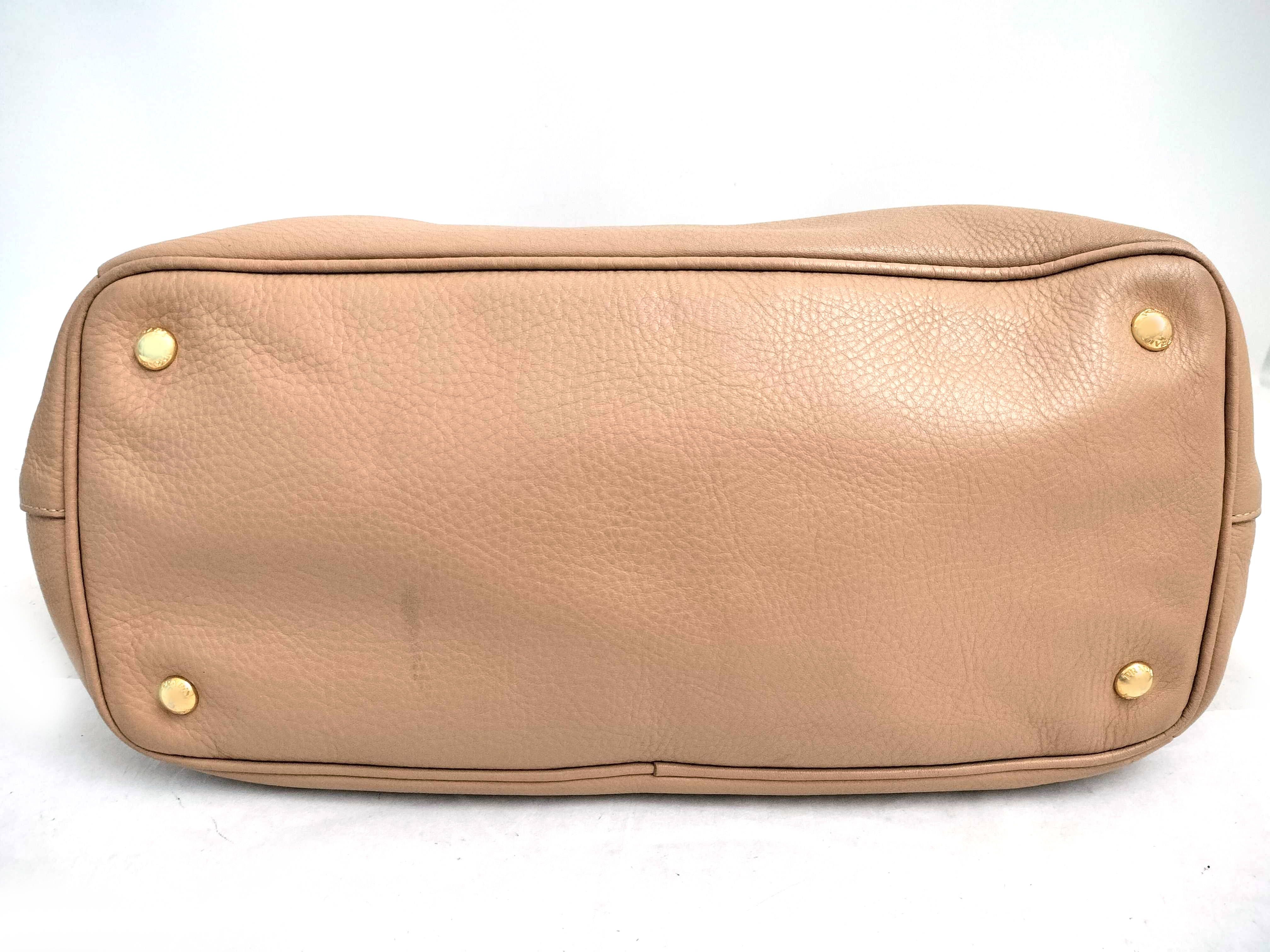 Vitello Daino Leather 2-Way Tote Bag, Beige Tote Bag — view 7