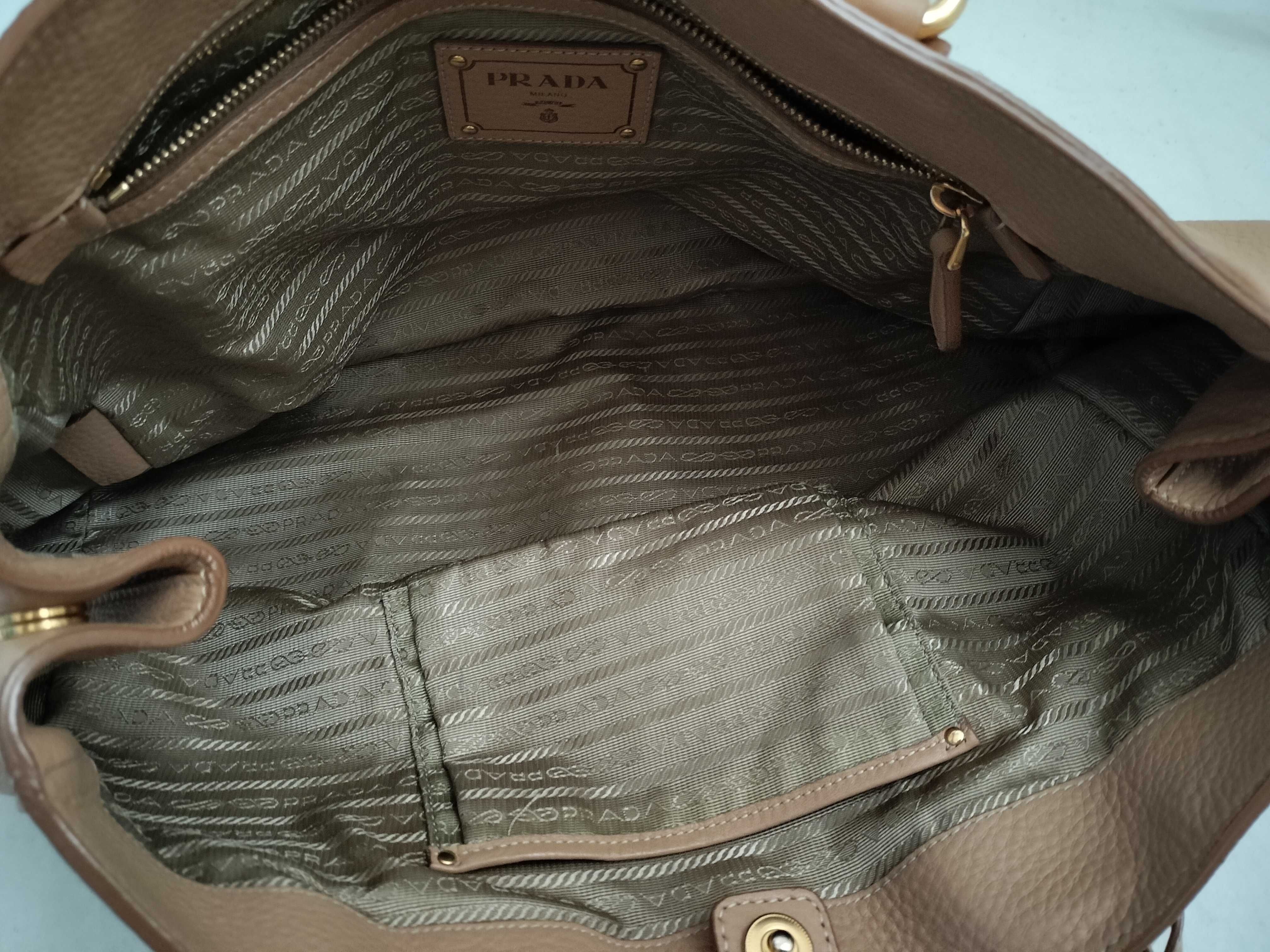 Vitello Daino Leather 2-Way Tote Bag, Beige Tote Bag — view 9
